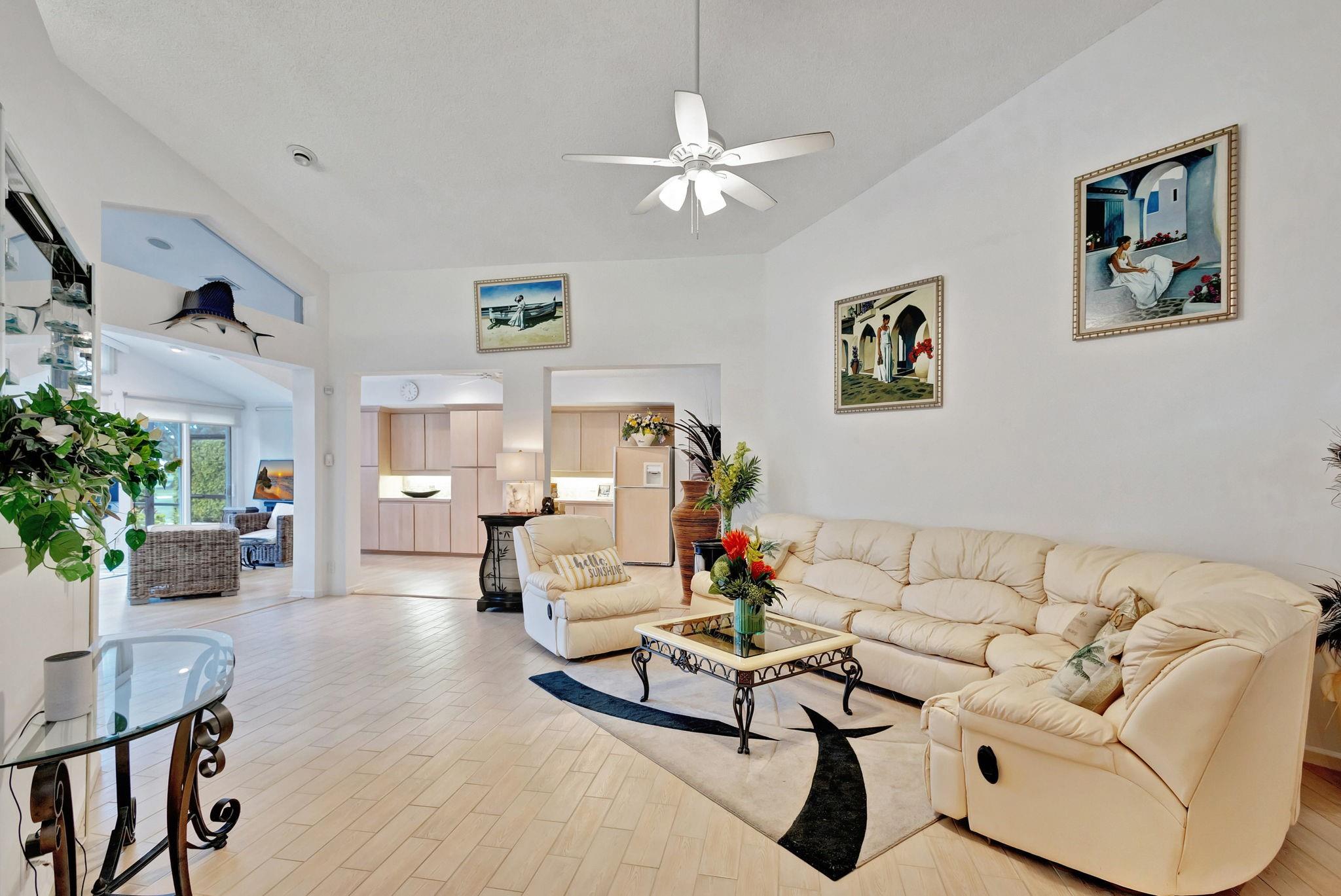 GENEROUSLY PROPORTIONED ROOMS