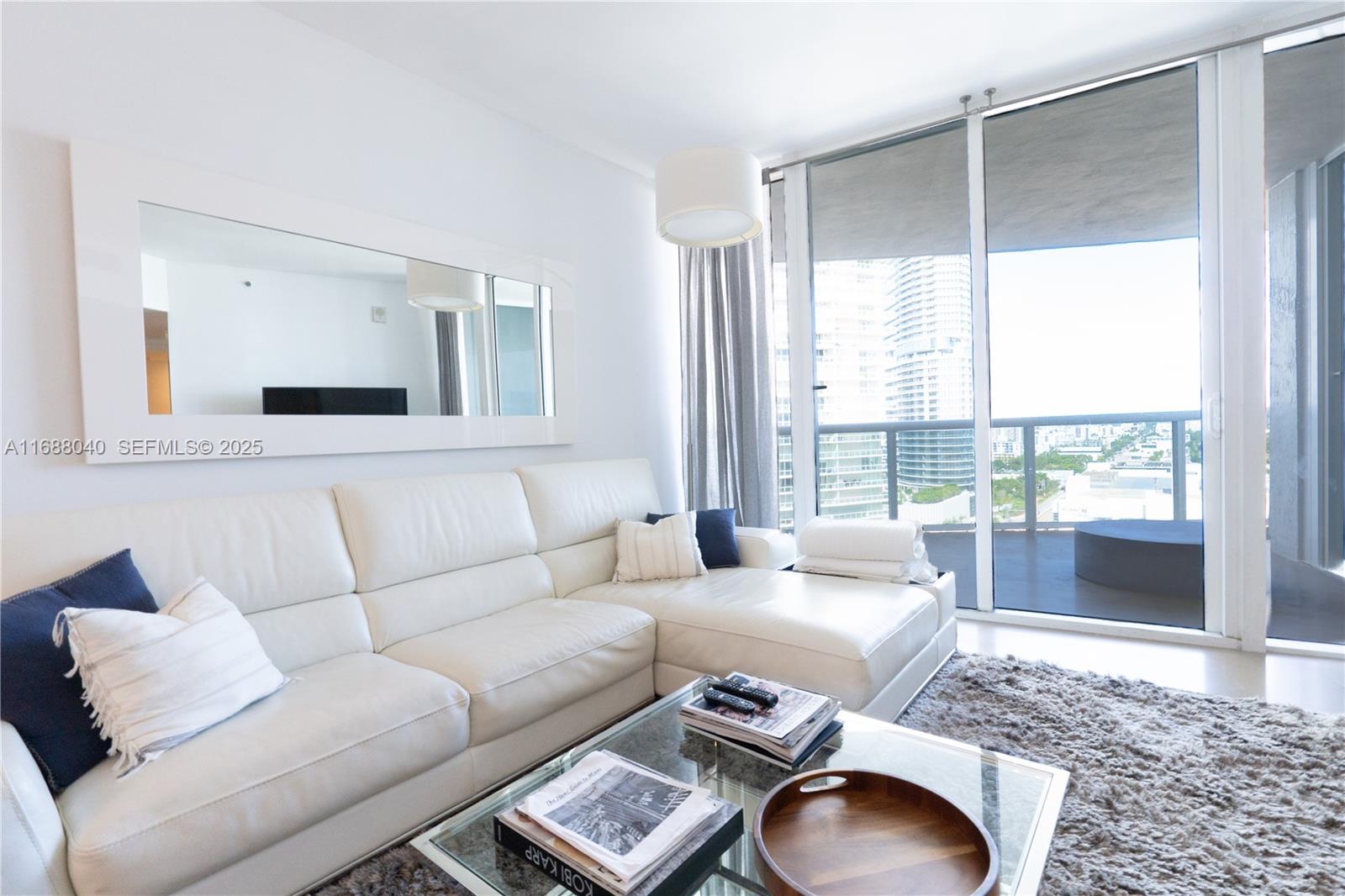 Apartamento à Venda em Miami Beach, FL