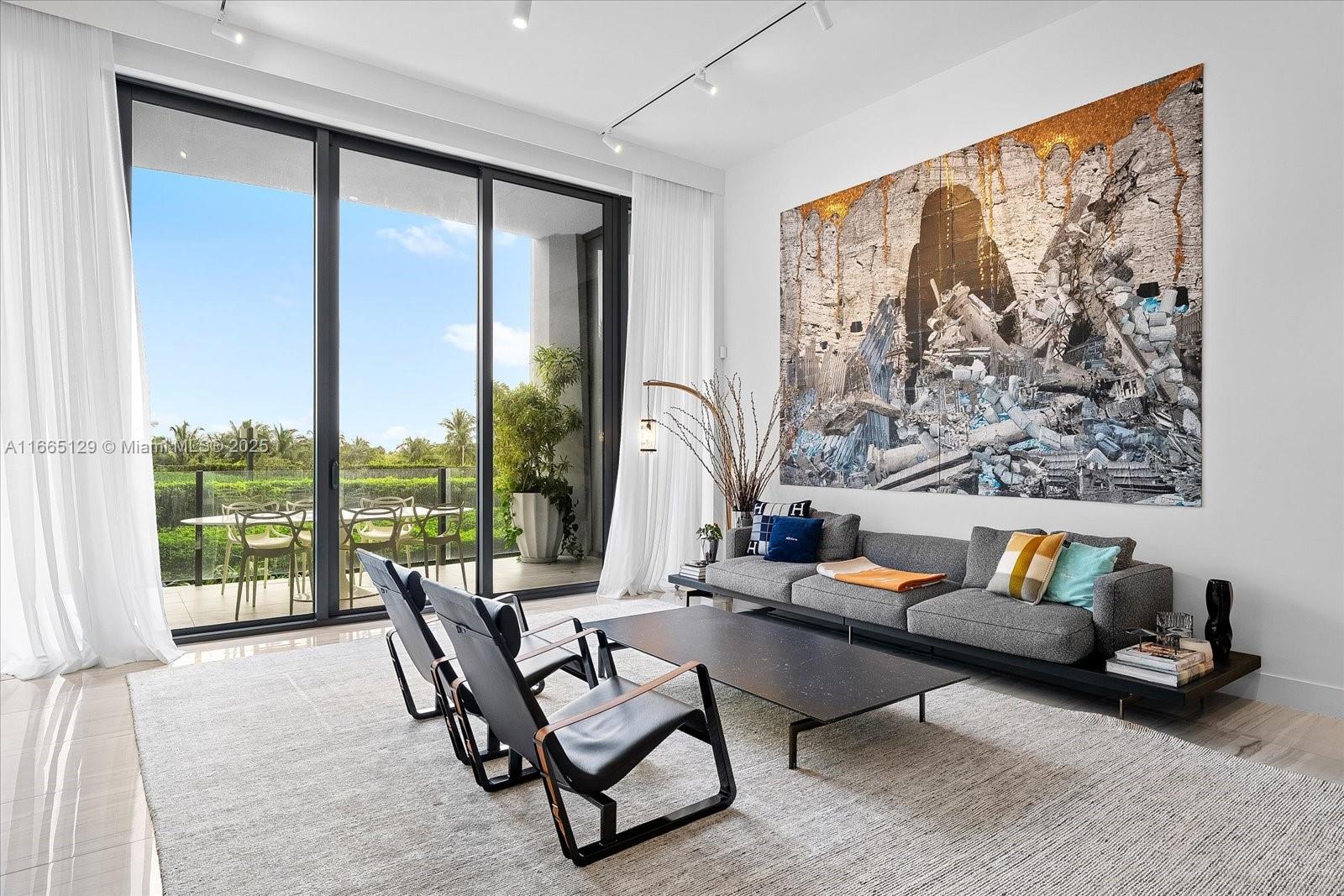 Condo for Sale in Miami, FL