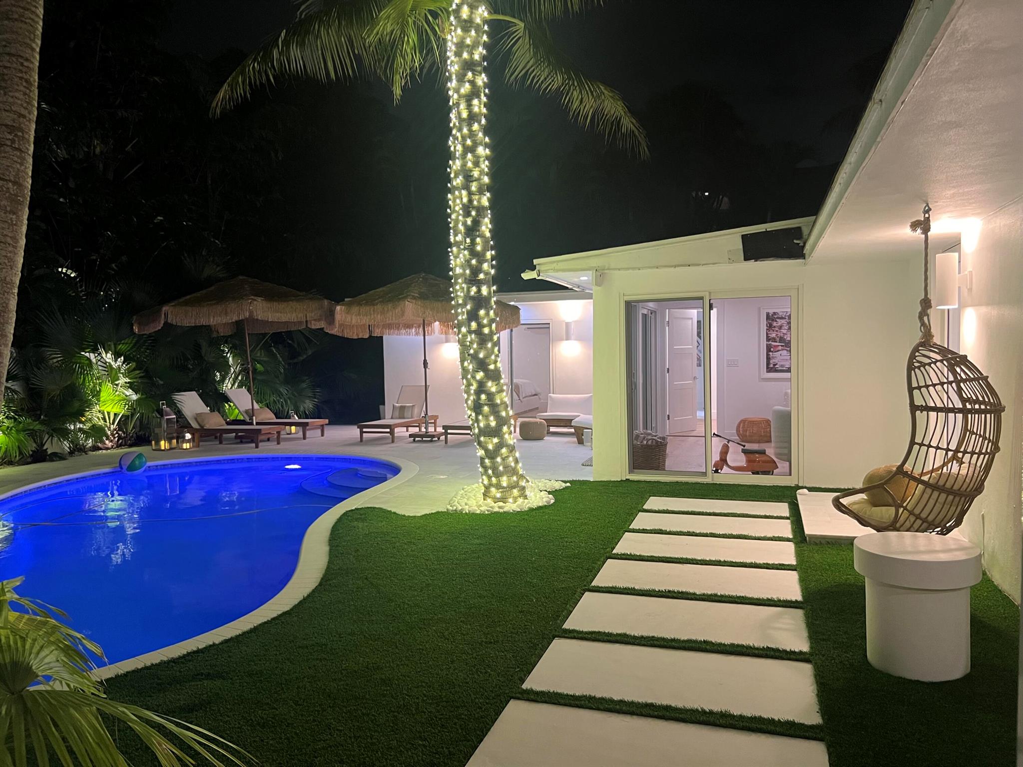 Homes for sale in Lantana, FL | 103 S Atlantic Dr, Lantana, FL 33462 | MLS# R11034444