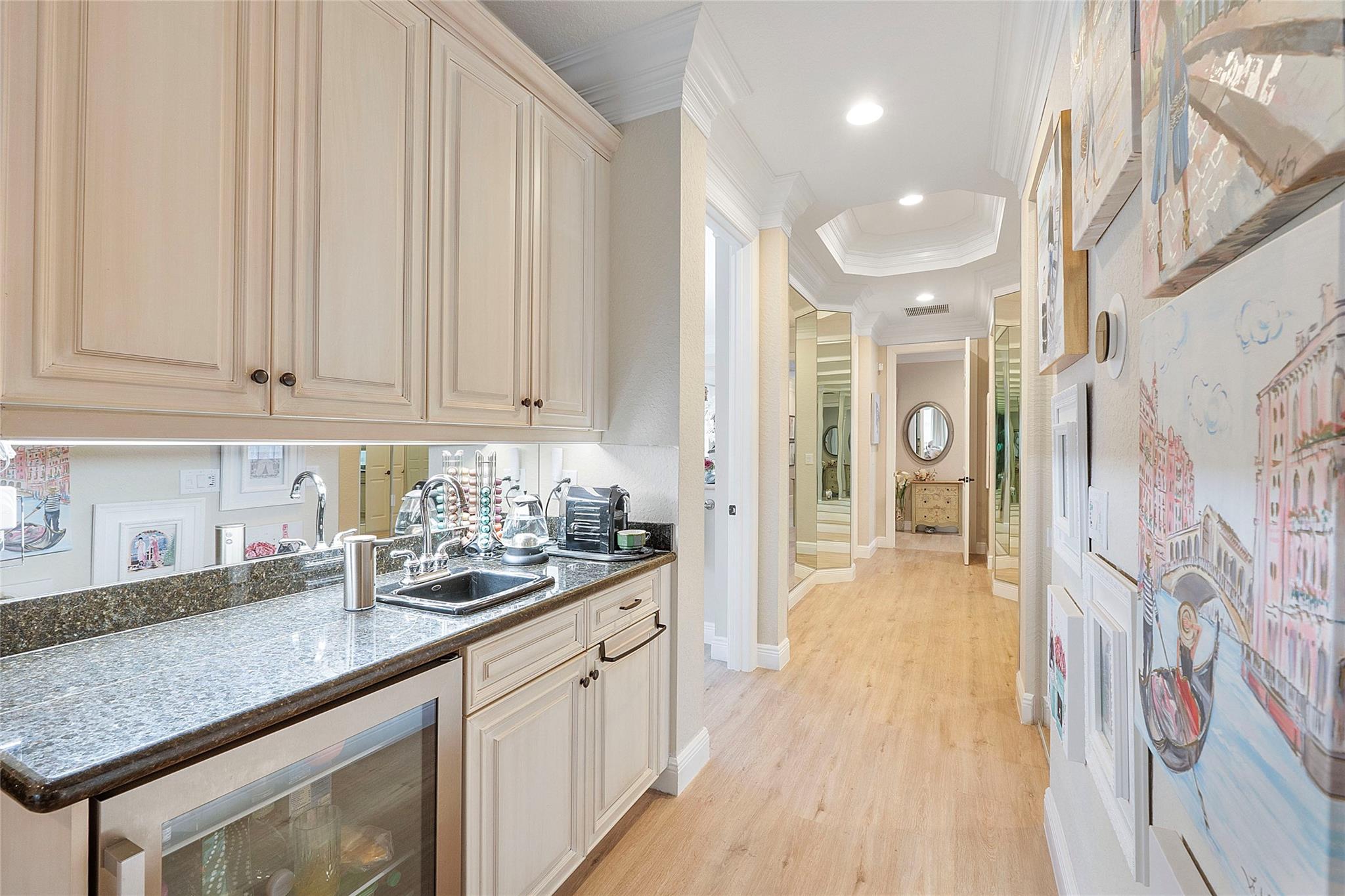 Primary Suite Breakfast Bar