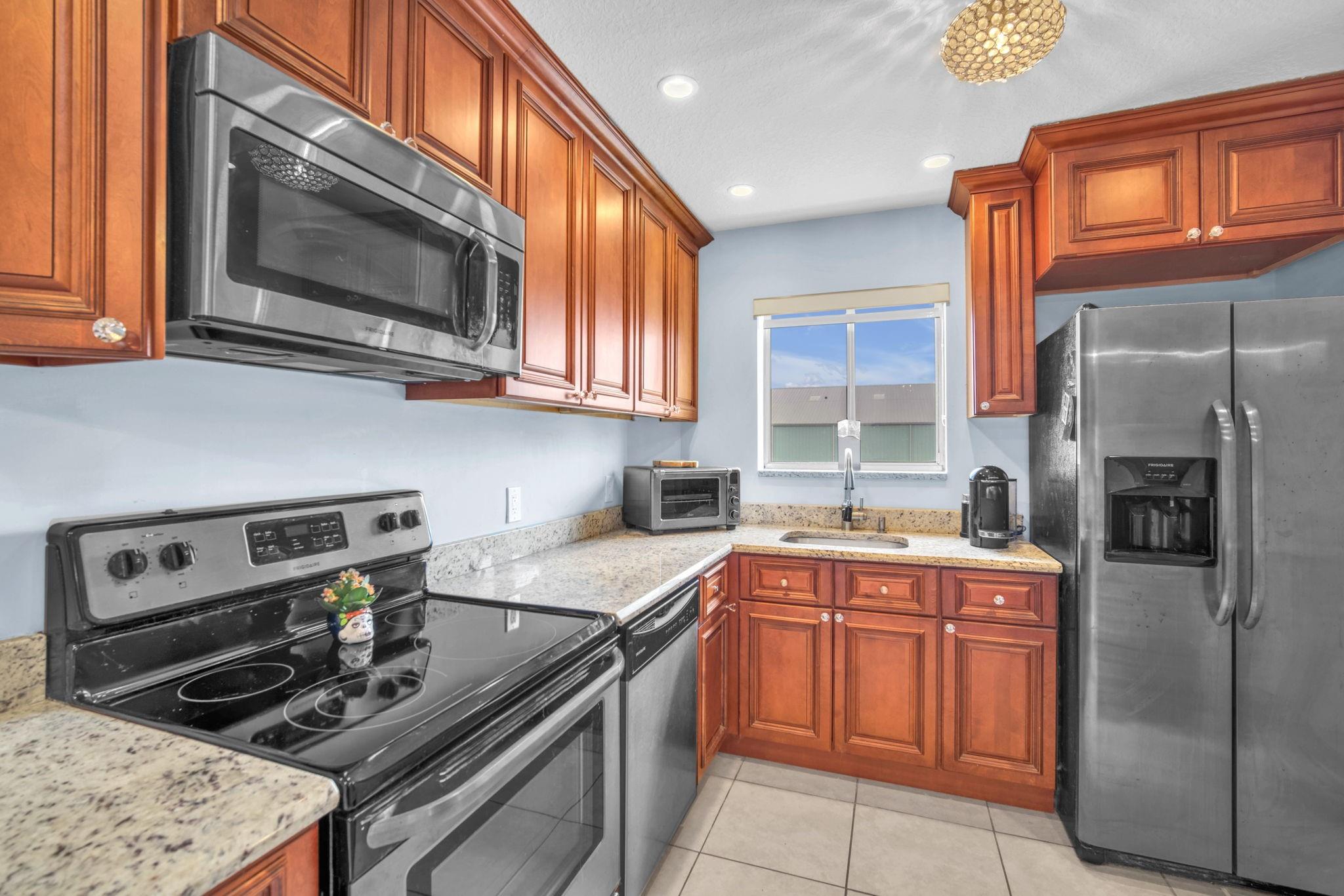 Homes for sale in Lantana, FL | 200 Waterway Dr #309, Lantana, FL 33462 | MLS# F10470291