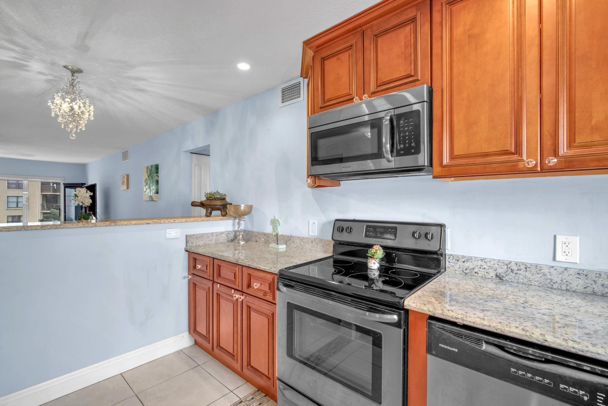 Homes for sale in Lantana, FL | 200 Waterway Dr #309, Lantana, FL 33462 | MLS# F10470291