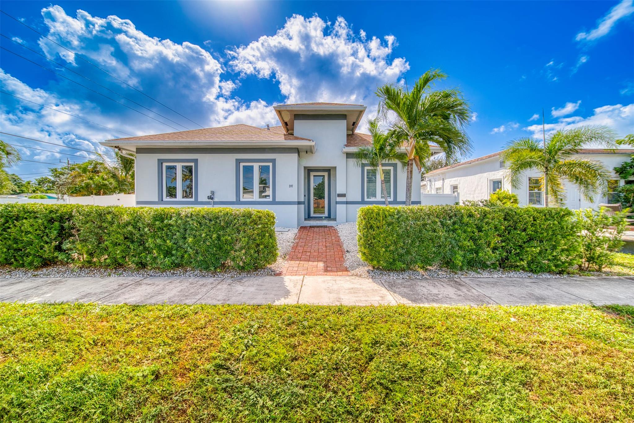 207 Sw 11th St Dania Beach FL 33004 | F10470388