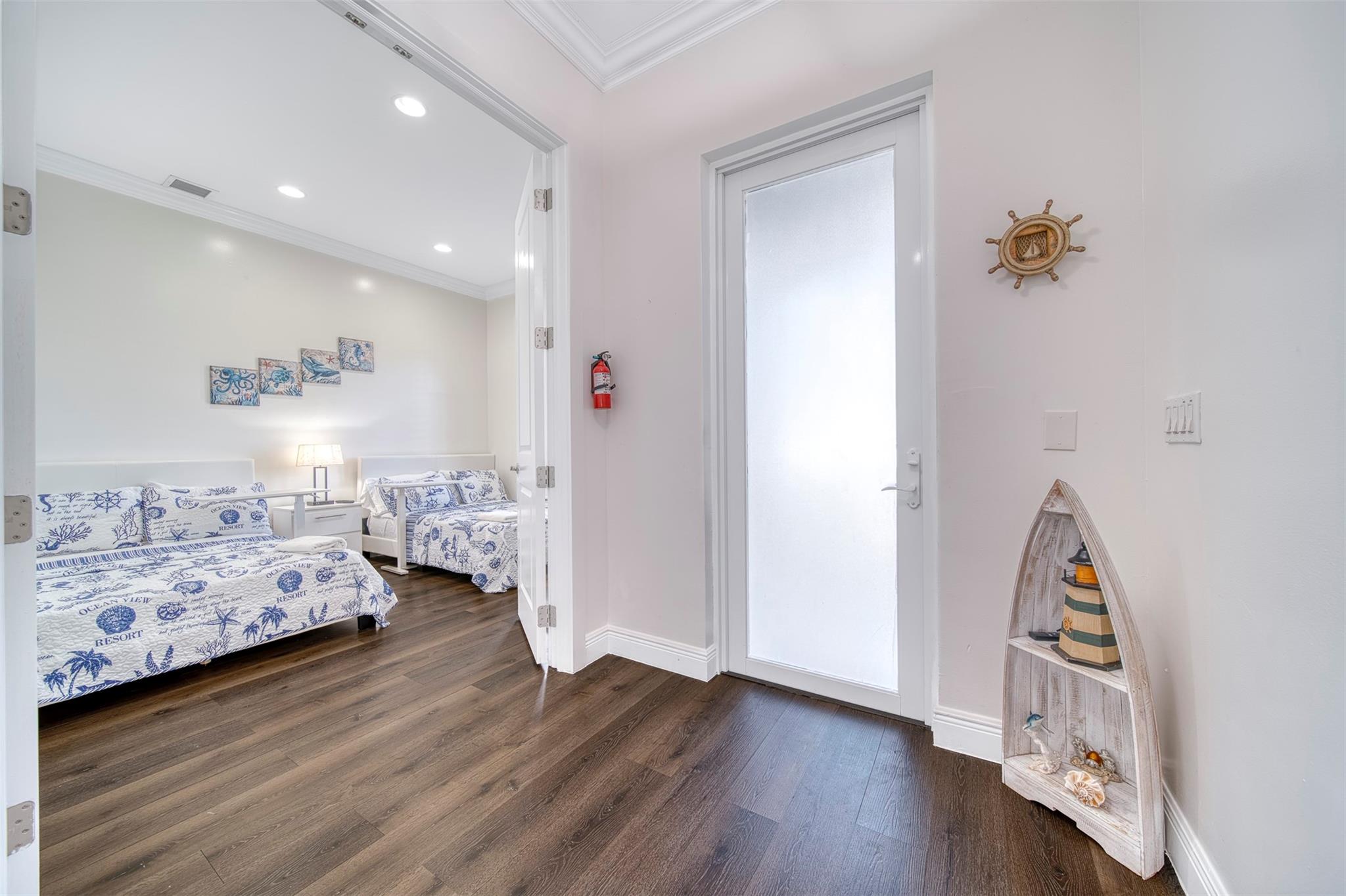 Home office or bedroom