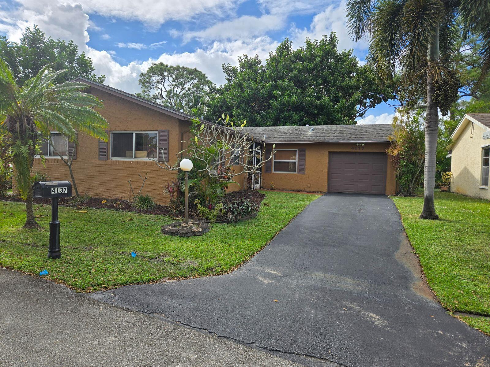 4137 Pine Aire Drive Lake Worth FL 33467 | R11035573