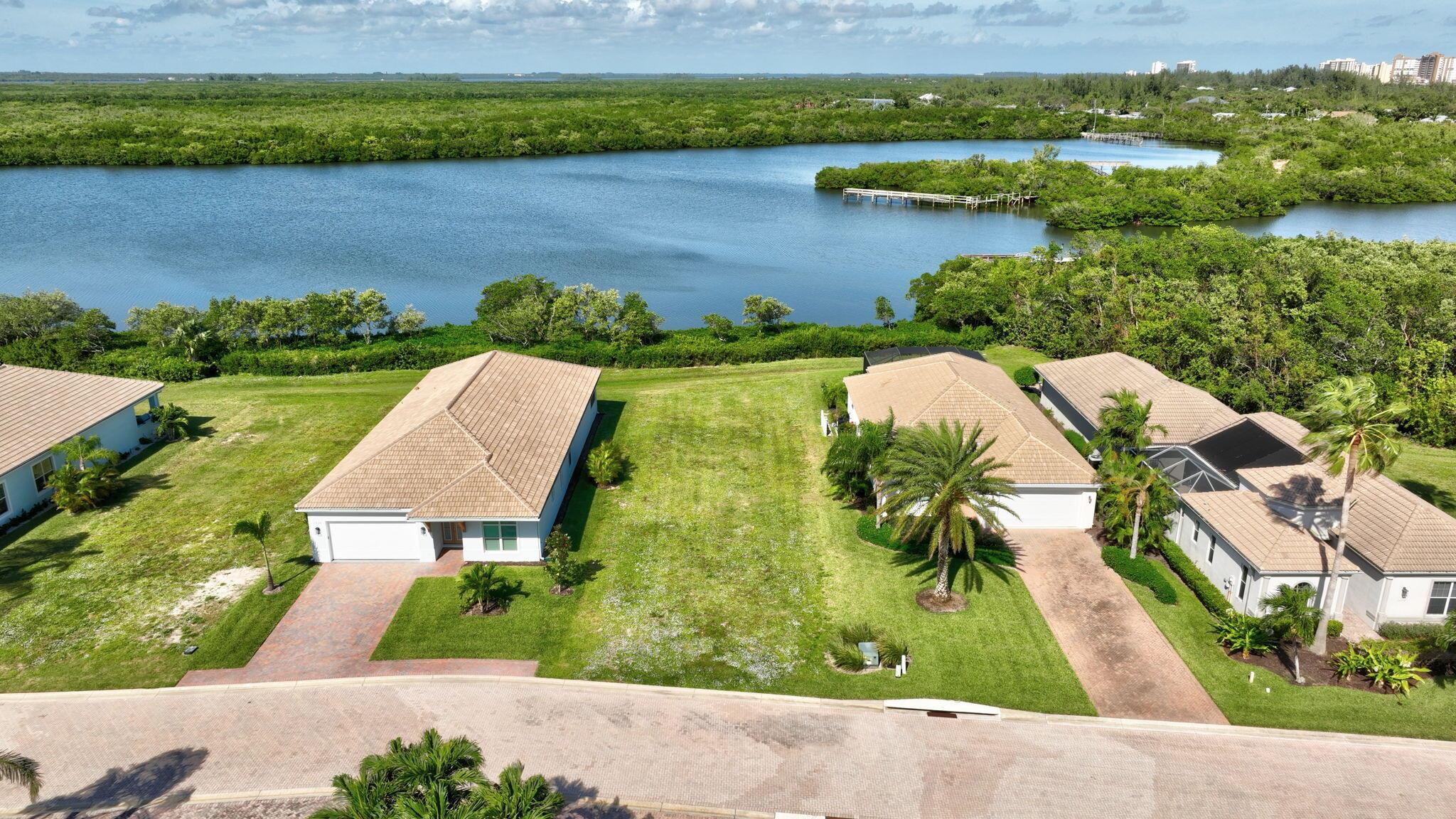 Homes for sale in Hutchinson Island, FL | 1940 Lynx Dr, Hutchinson Island, FL 34949 | MLS# R11035607