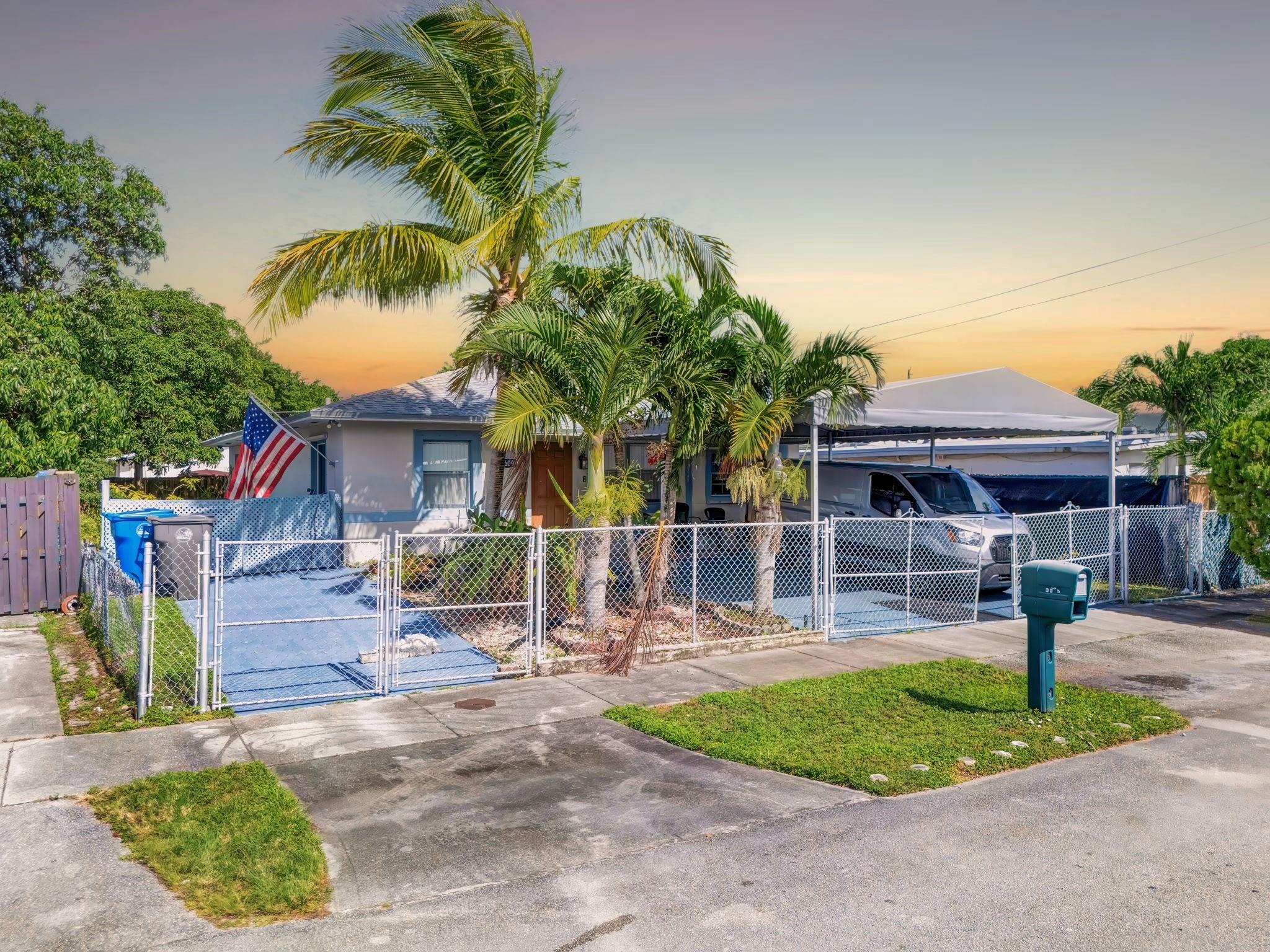 5609 Sw 40th St West Park FL 33023 | F10470611