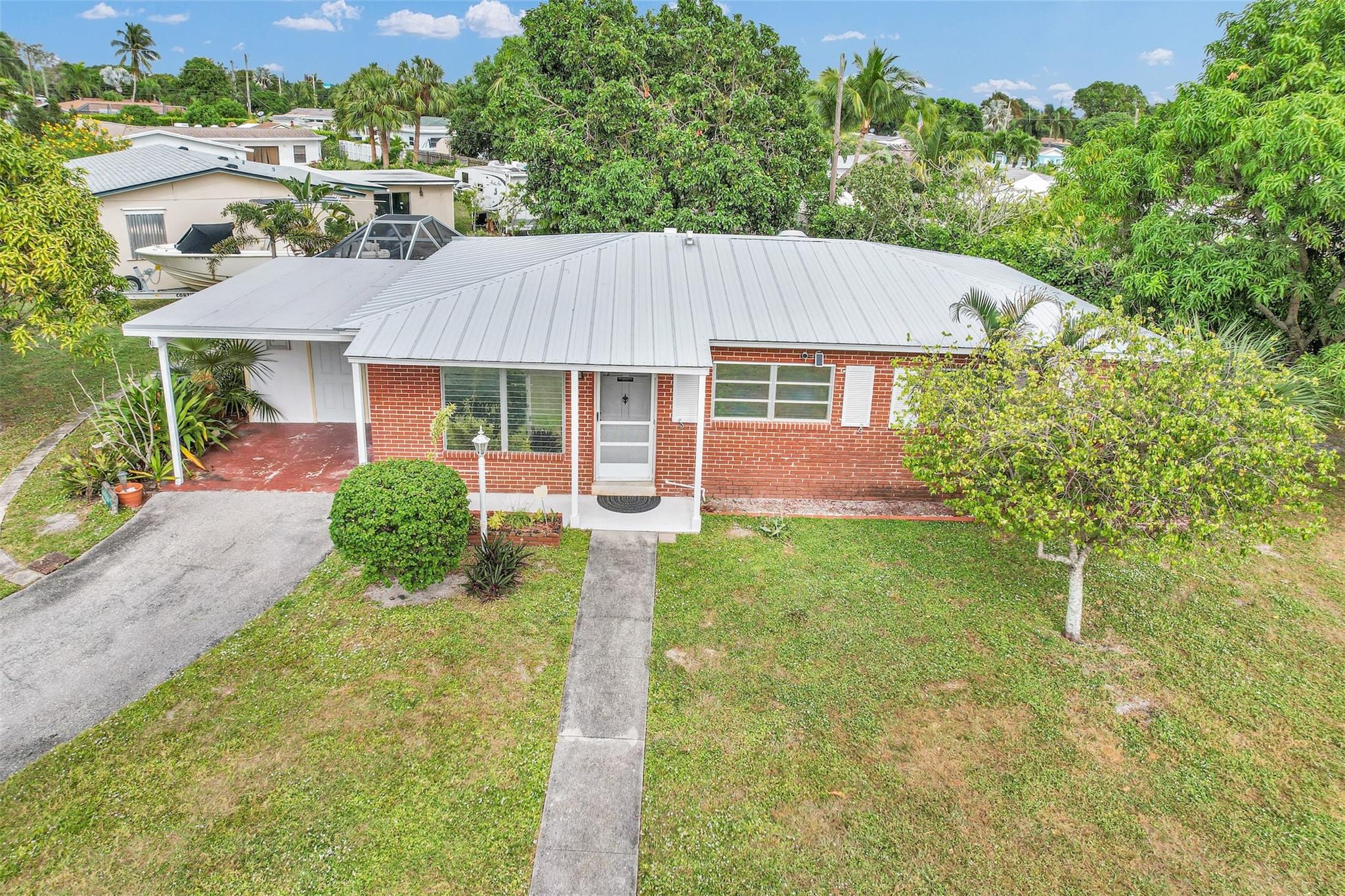 Palm Spgs Village 02