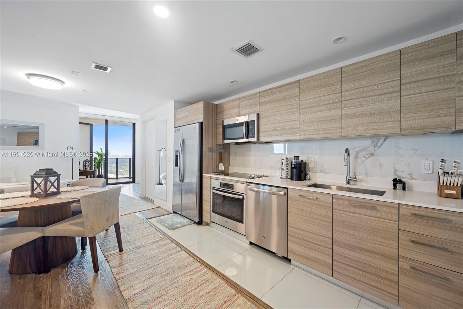 121 NE 34th St #3014, Miami FL 33137