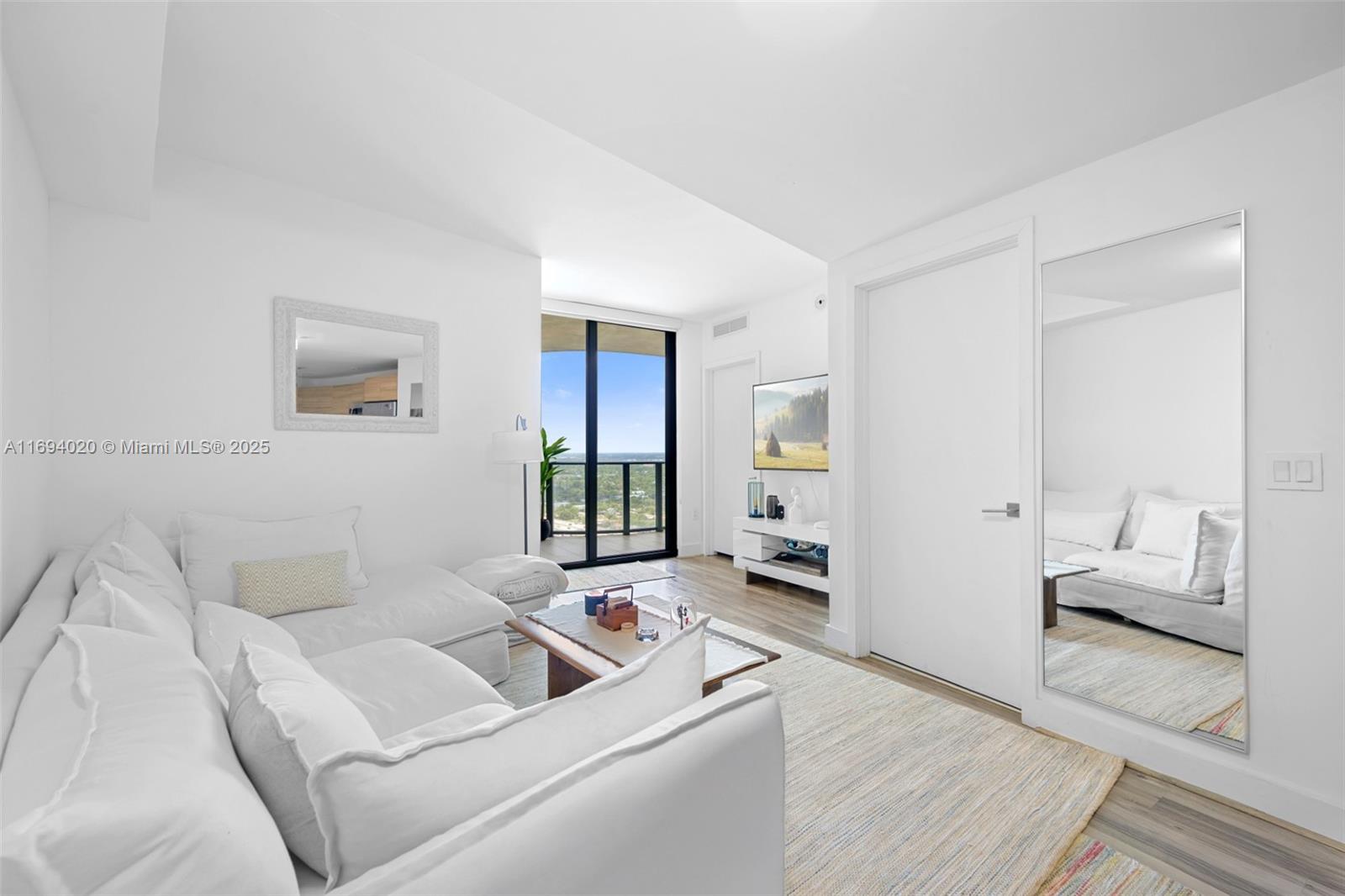 121 NE 34th St #3014, Miami FL 33137