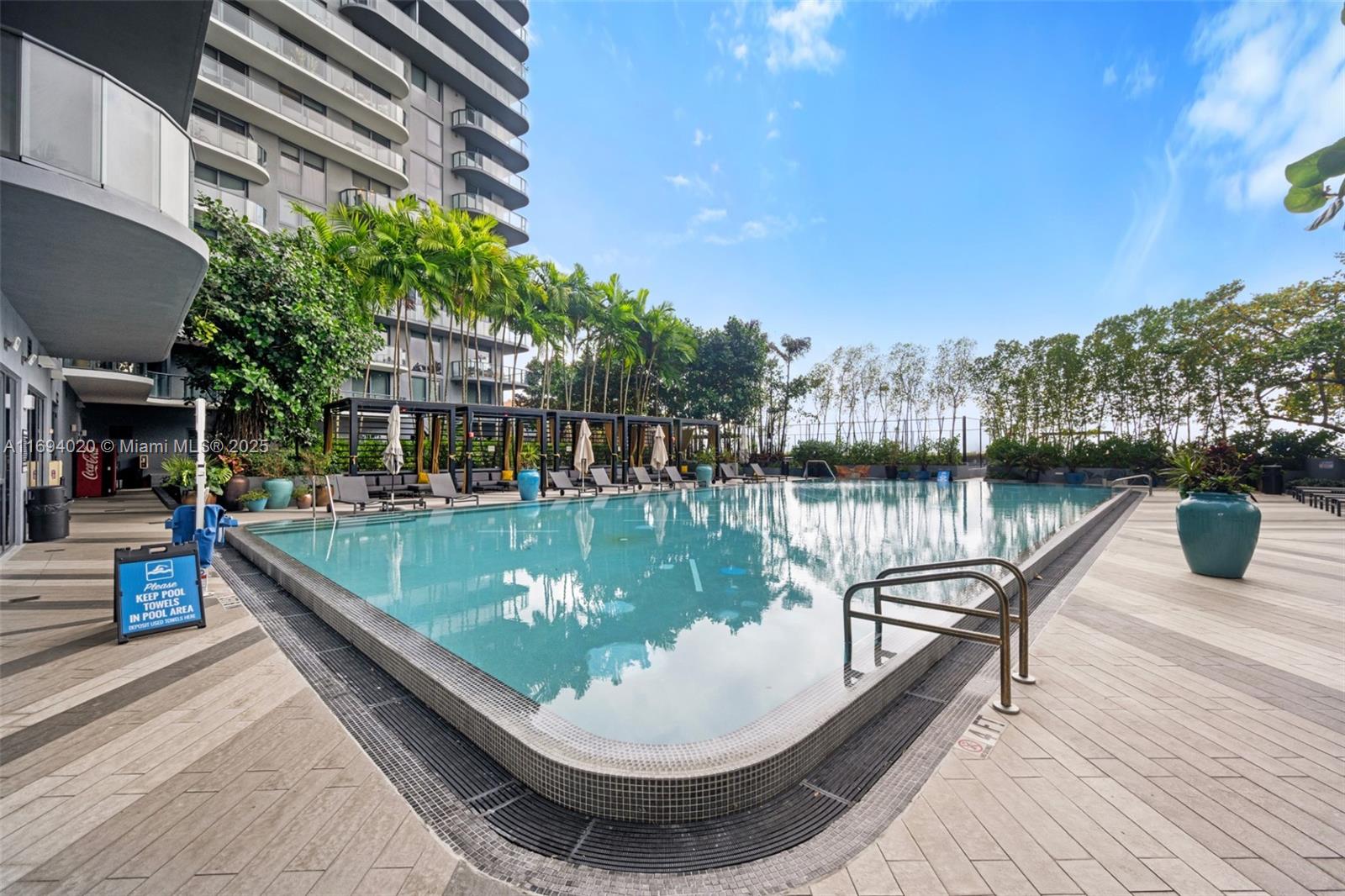 121 NE 34th St #3014, Miami FL 33137