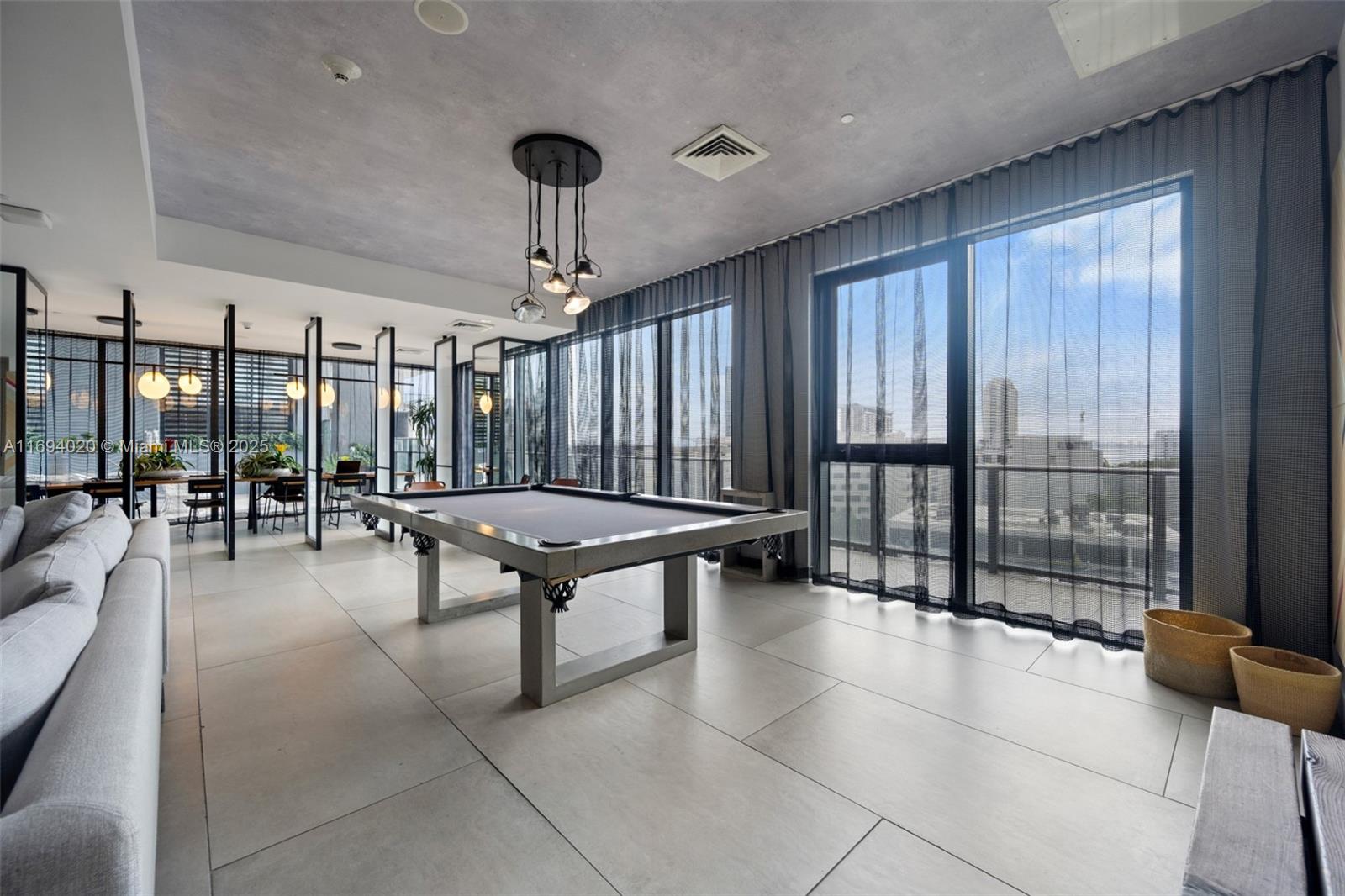121 NE 34th St #3014, Miami FL 33137