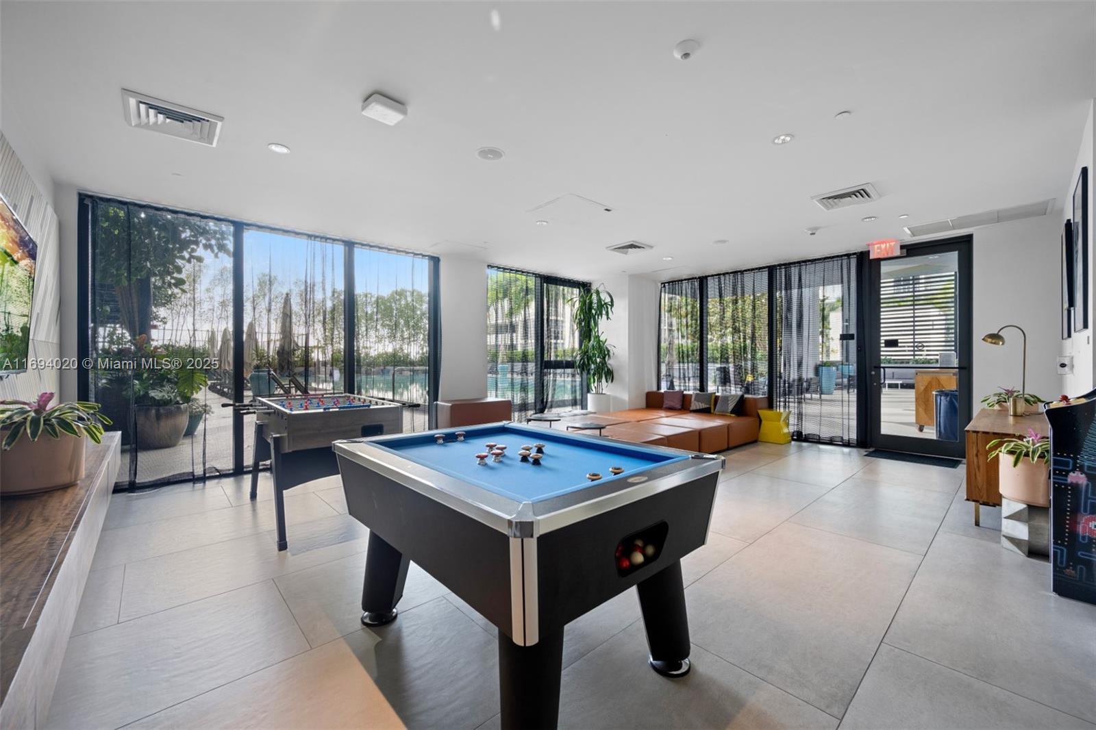 121 NE 34th St #3014, Miami FL 33137