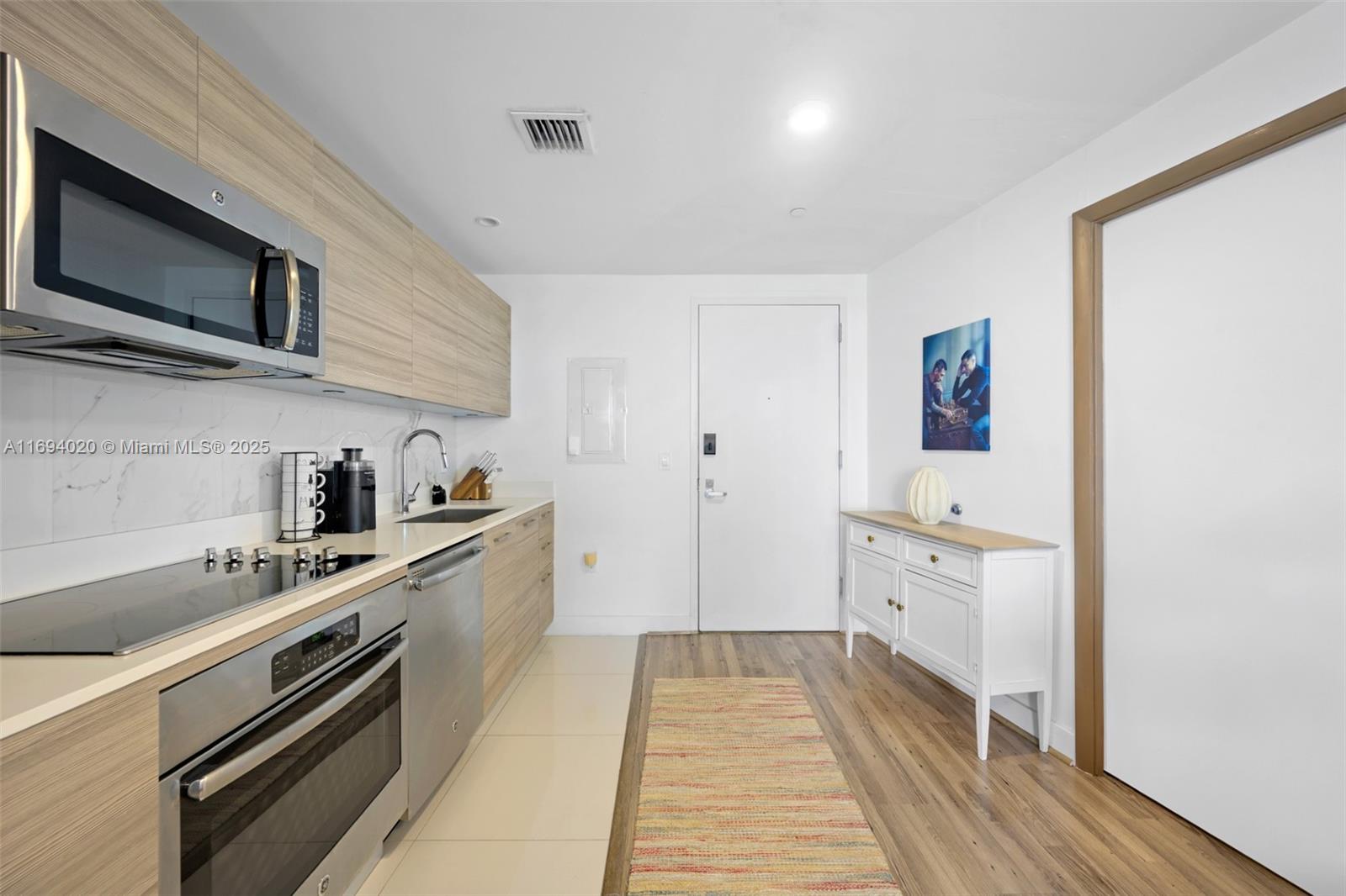 121 NE 34th St #3014, Miami FL 33137