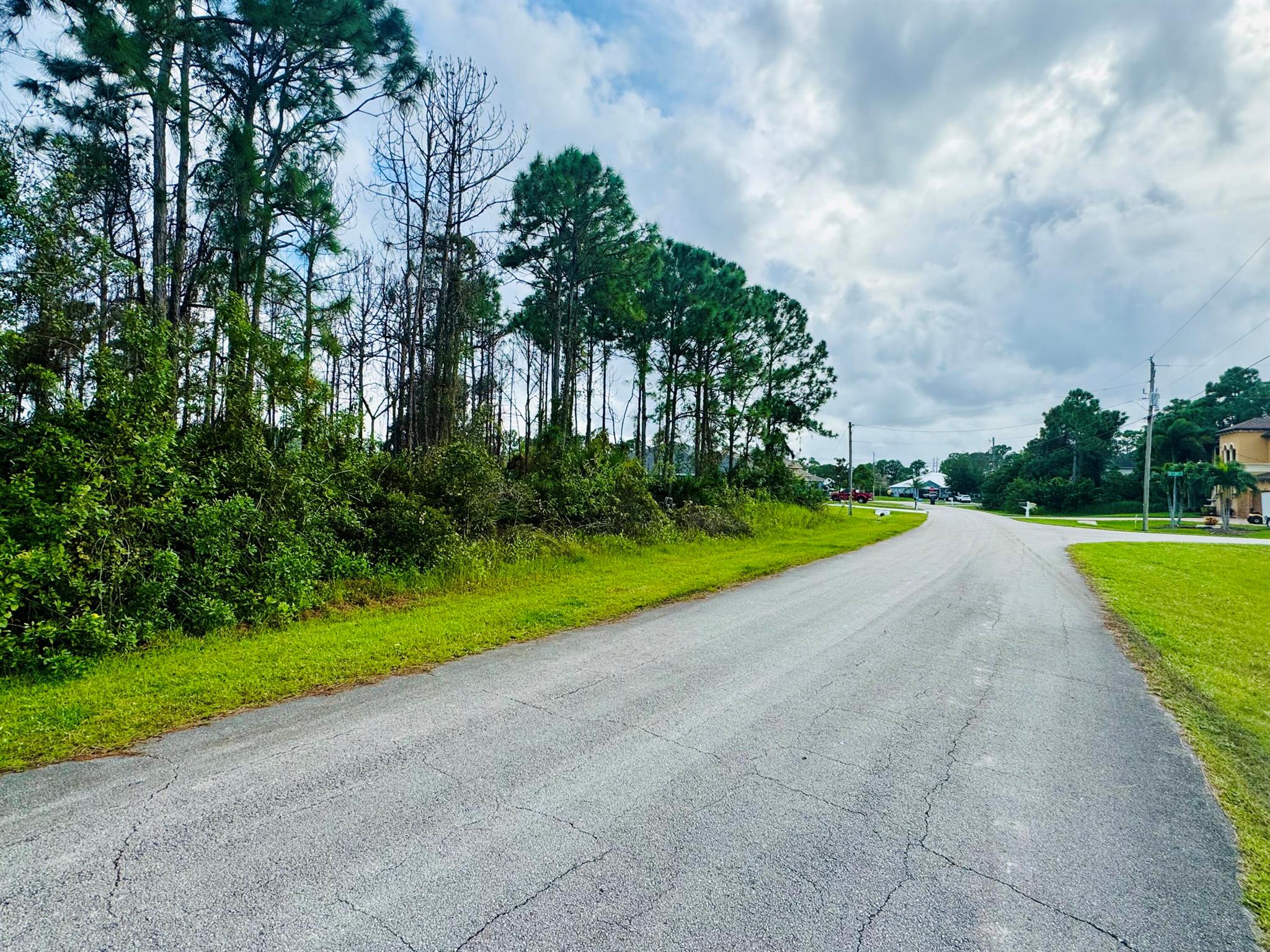 Homes for sale in Port St Lucie, FL | 5814 Nw Gillespie Avenue, Port St Lucie, FL 34986 | MLS# R11037374