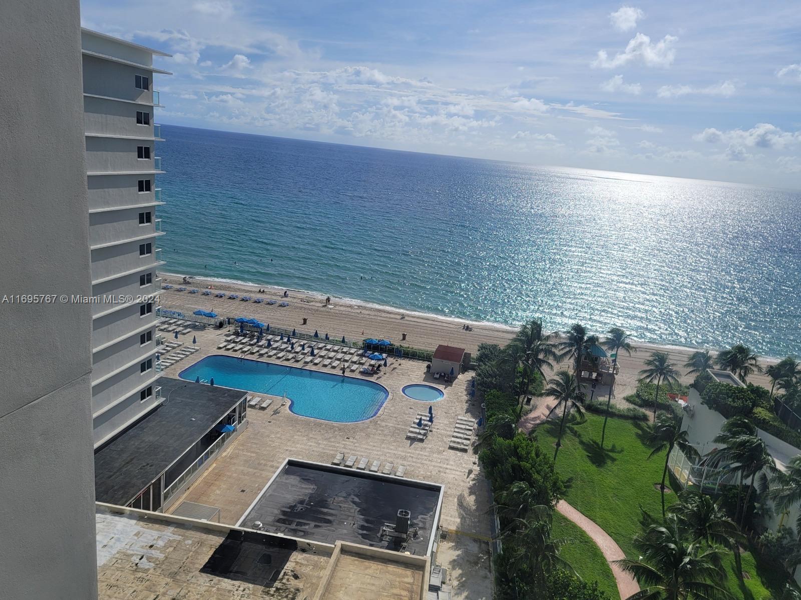 19201 Collins Ave 1044
