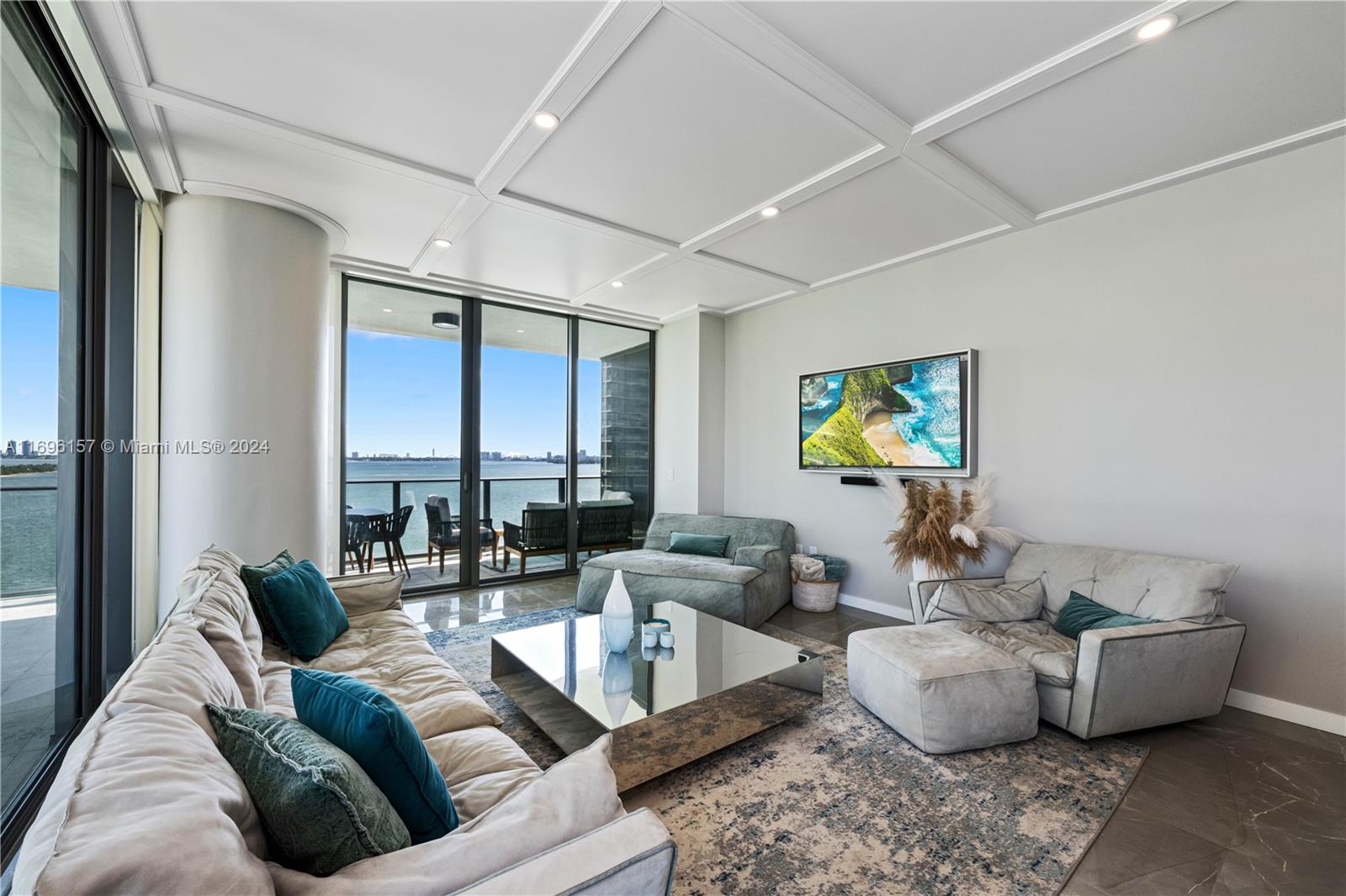 Apartamento para Alugar em Miami, FL