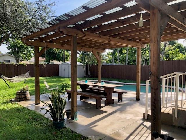 Rear Pergola Area