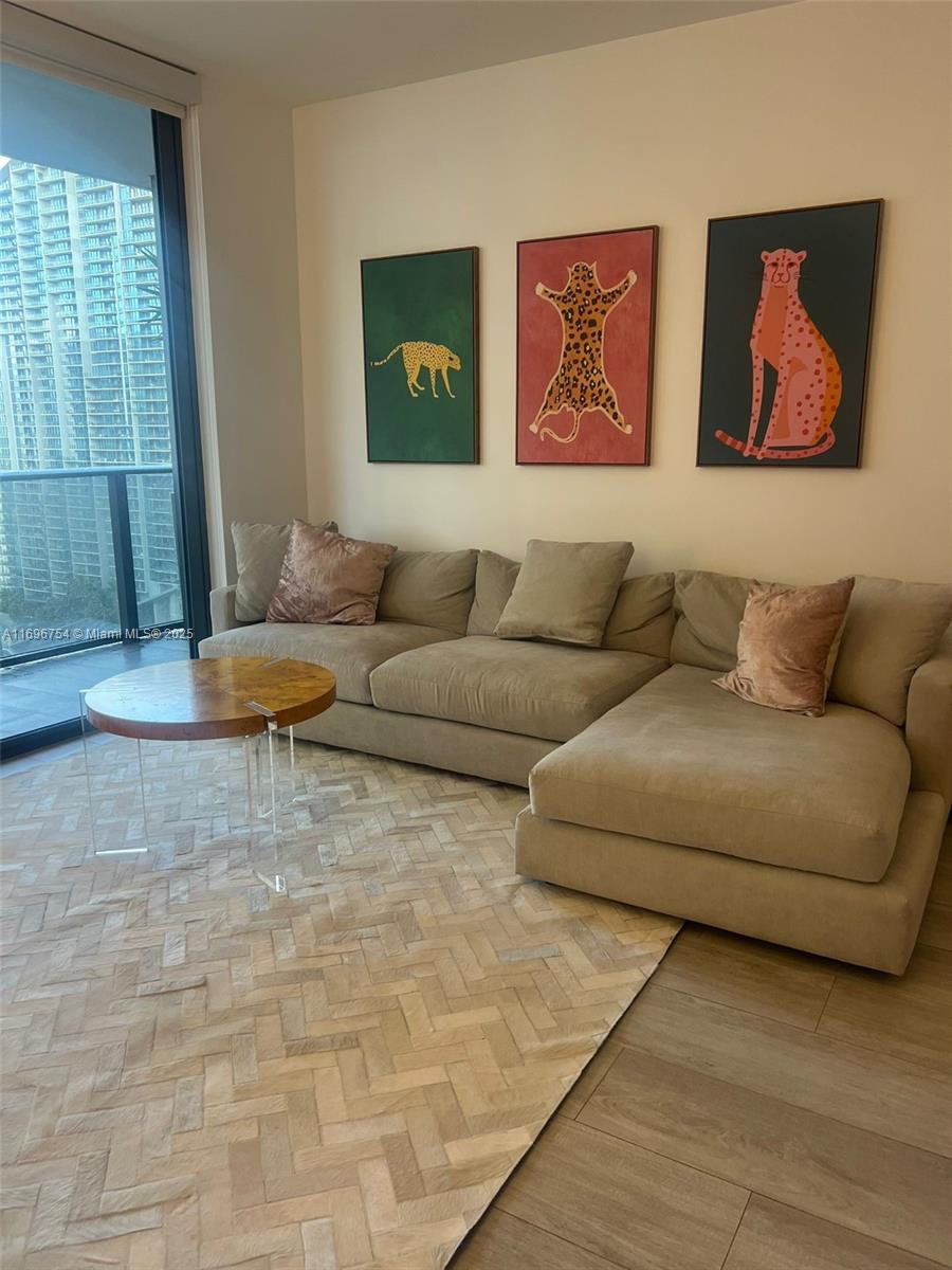 Condo for Sale in Miami, FL