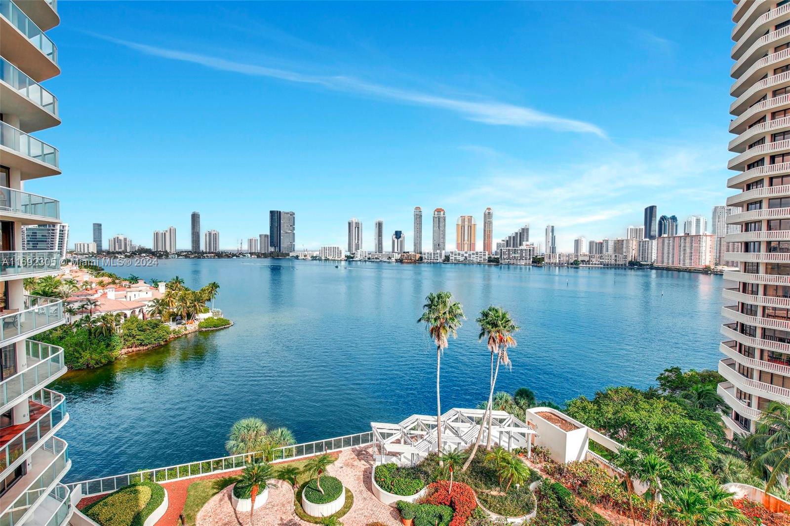 Condo for Sale in Aventura, FL
