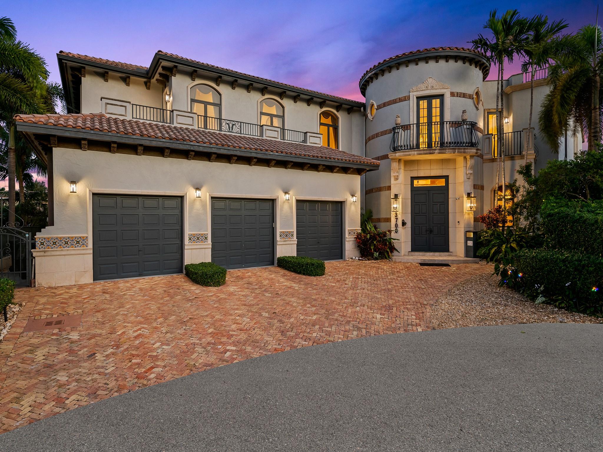 Homes for sale in Lighthouse Point, FL | 3700 Ne 28th Ave, Lighthouse Point, FL 33064 | MLS# F10472078