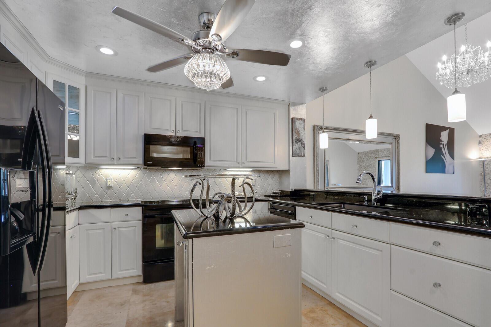 Homes for sale in Hobe Sound, FL | 6136 Se Georgetown Pl, Hobe Sound, FL 33455 | MLS# R11040193