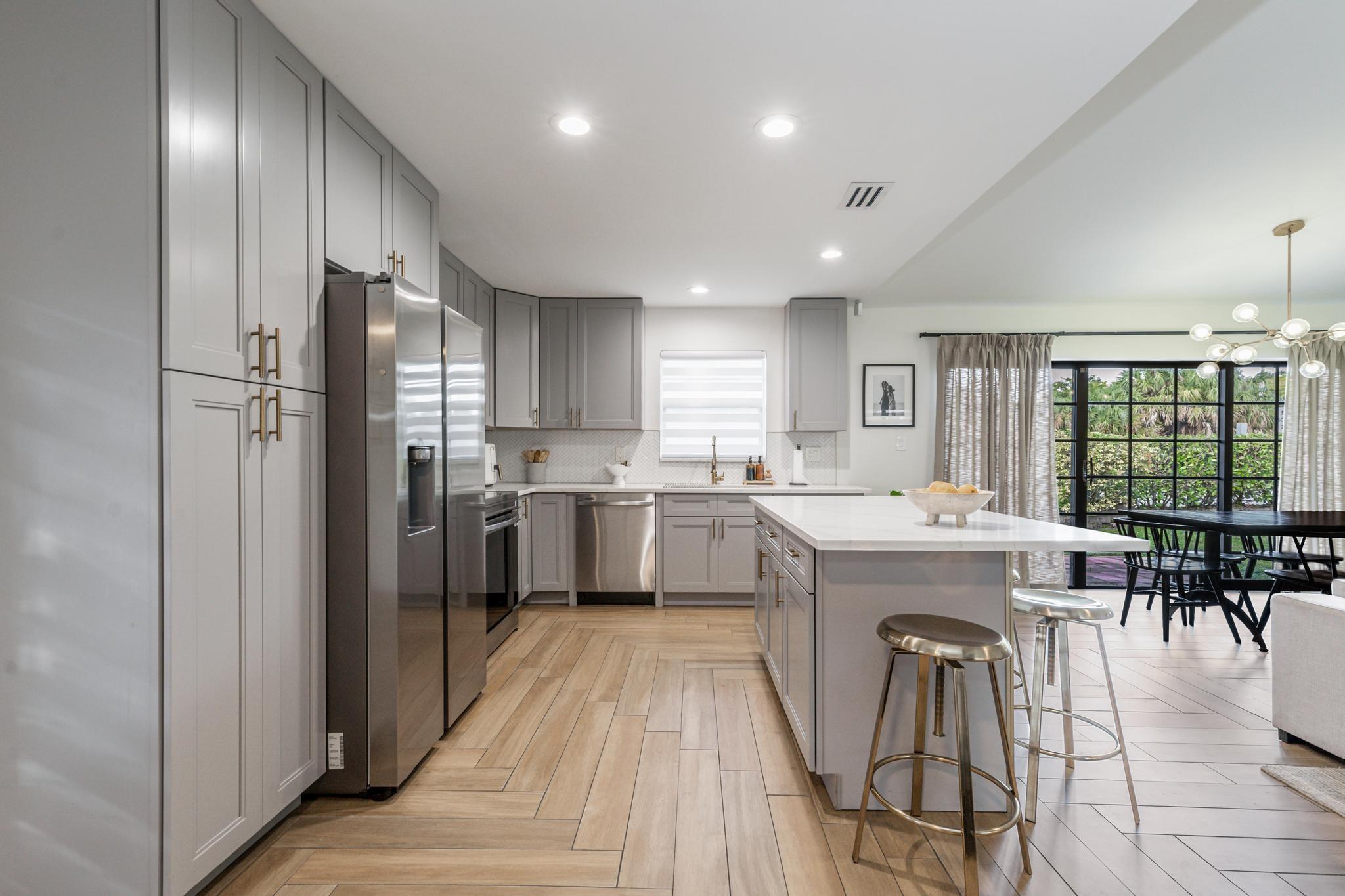 Gray Kitchen Cabinet with Quartz Countertop