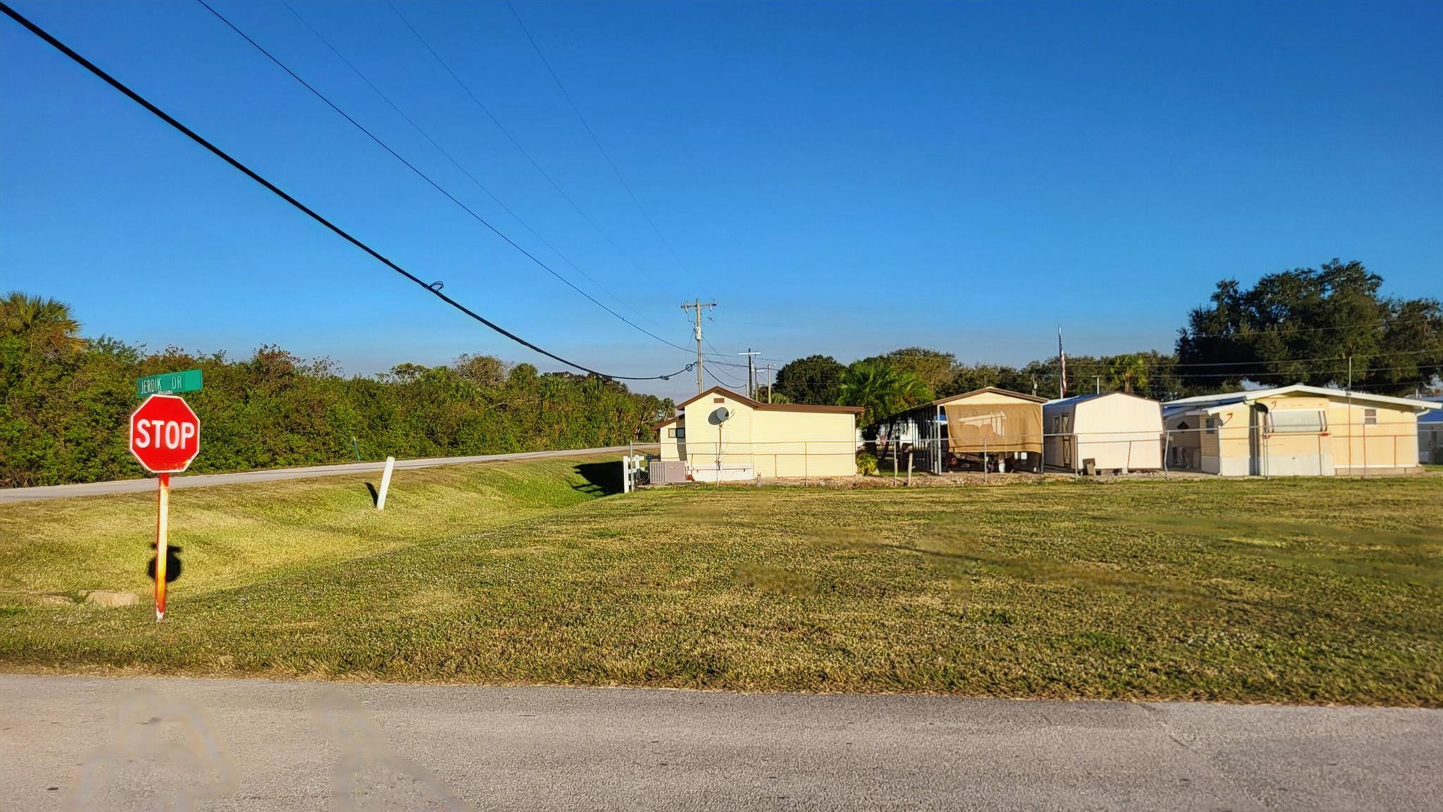 Homes for sale in Moore Haven, FL | 1021 Jerdik Dr Nw, Moore Haven, FL 33471 | MLS# R11040841