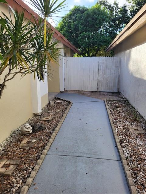 307 Bishop Rd North Lauderdale FL 33068 | F10473696