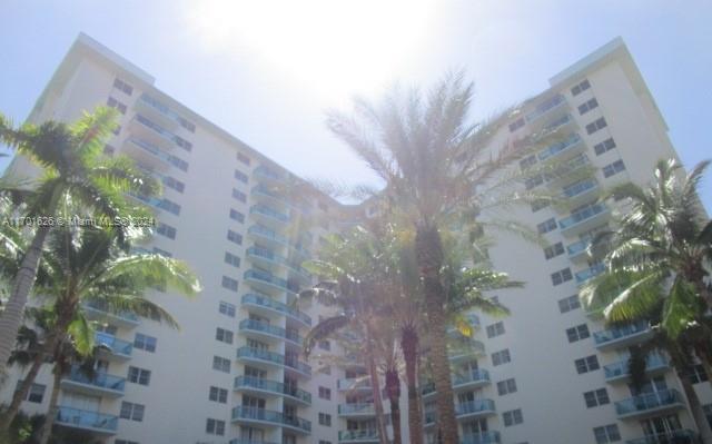Tides On Hollywood Beach