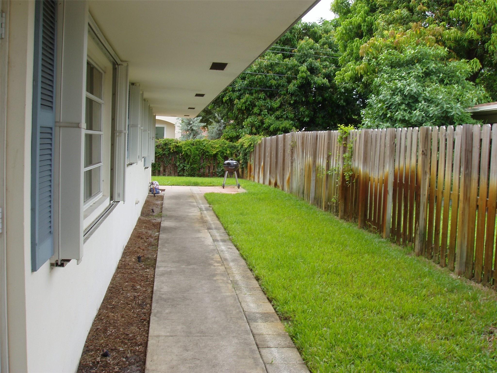 Homes for sale in Fort Lauderdale, FL | 1215 Ne 18th Ave, Fort Lauderdale, FL 33304 | MLS# F10473166