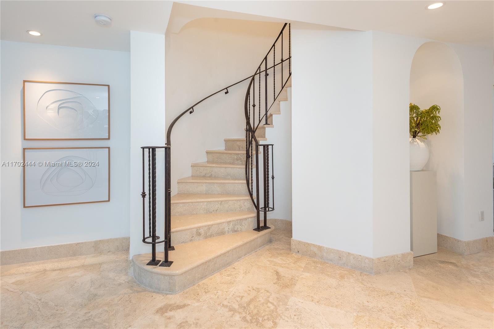 785 Crandon Blvd #205/305, Key Biscayne FL 33149