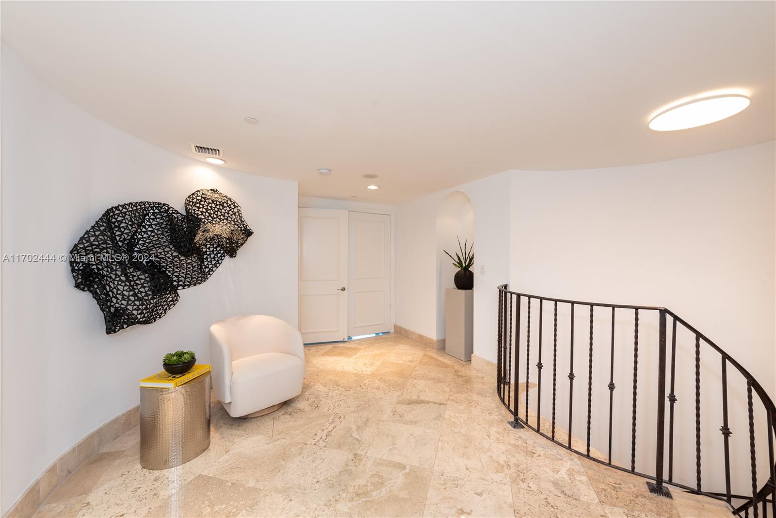 785 Crandon Blvd #205/305, Key Biscayne FL 33149