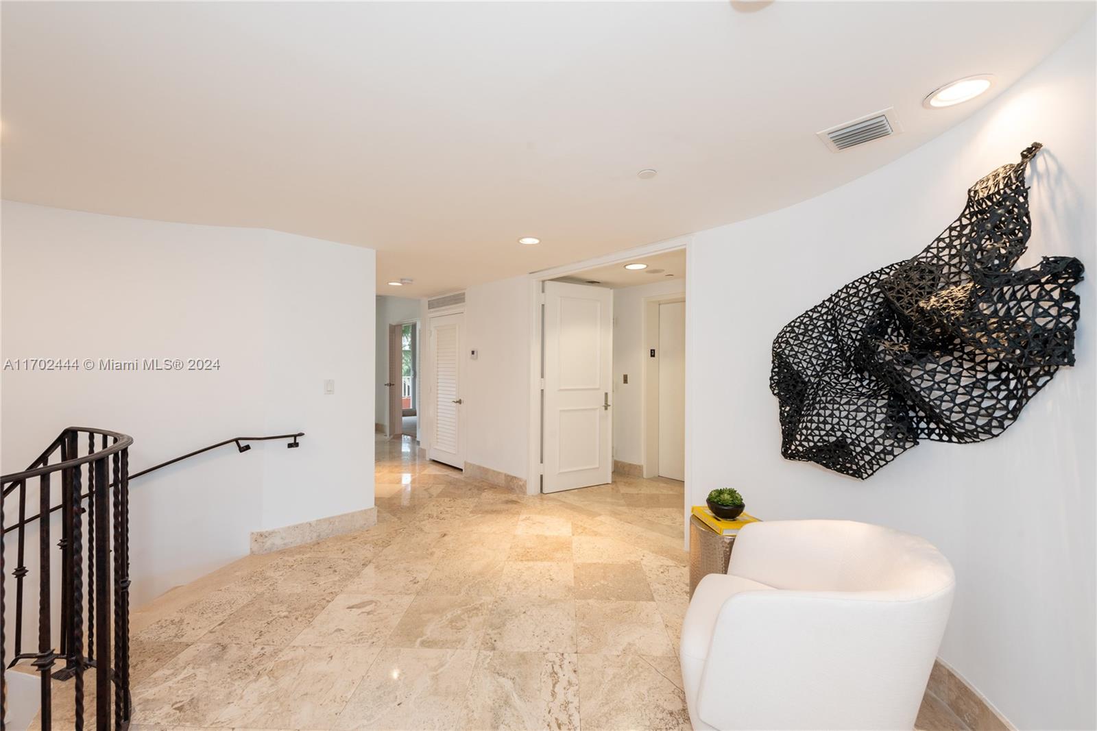 785 Crandon Blvd #205/305, Key Biscayne FL 33149