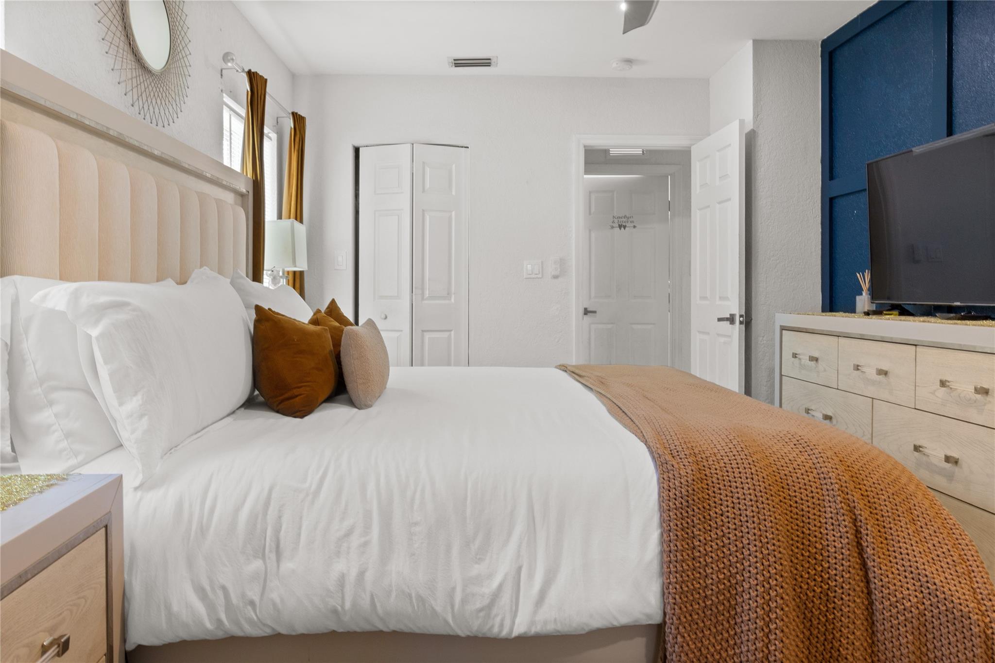 MASTER BEDROOM SIDE VIEW