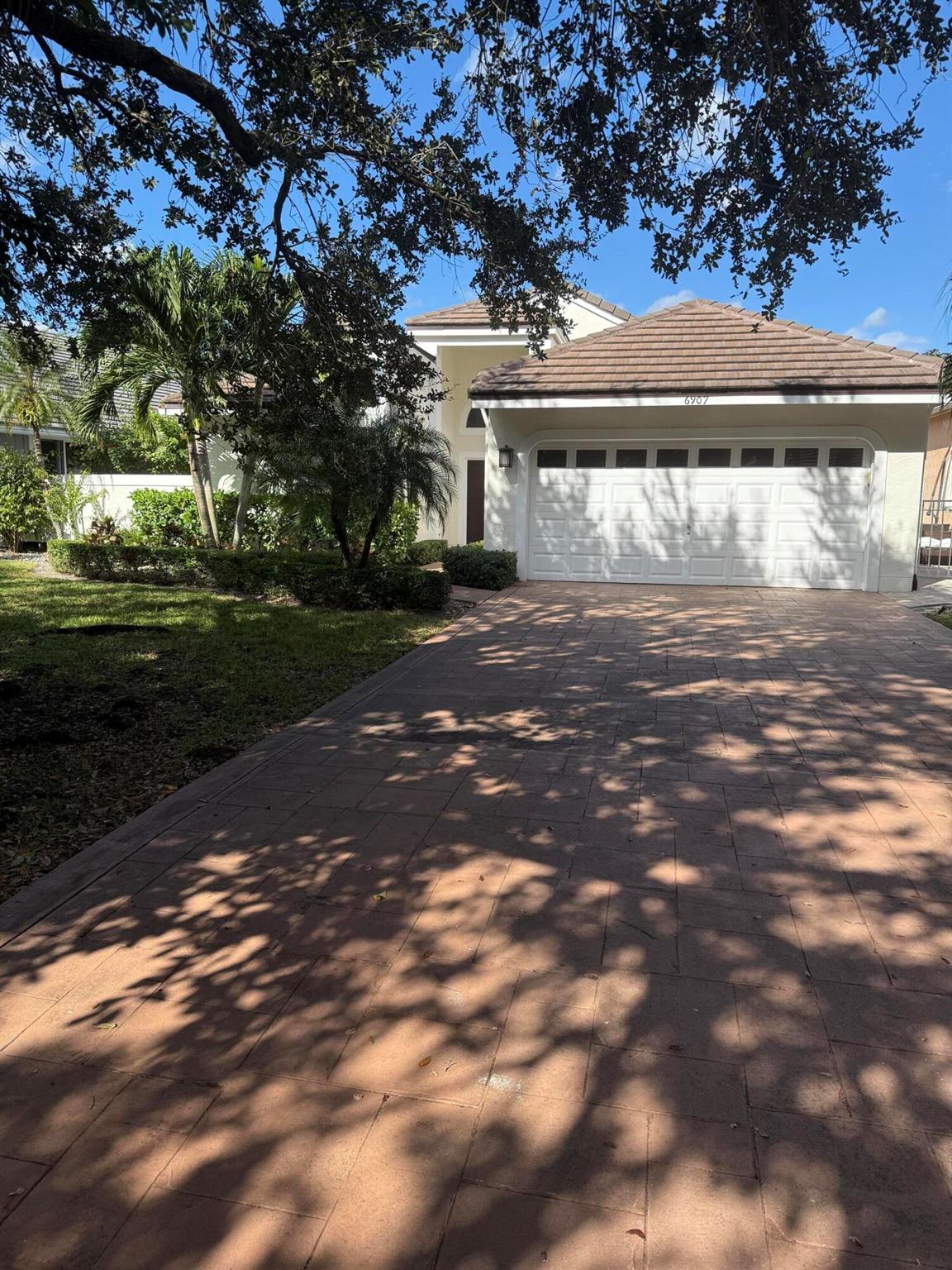 6907 Briarlake Circle Palm Beach Gardens FL 33418 | R11042446