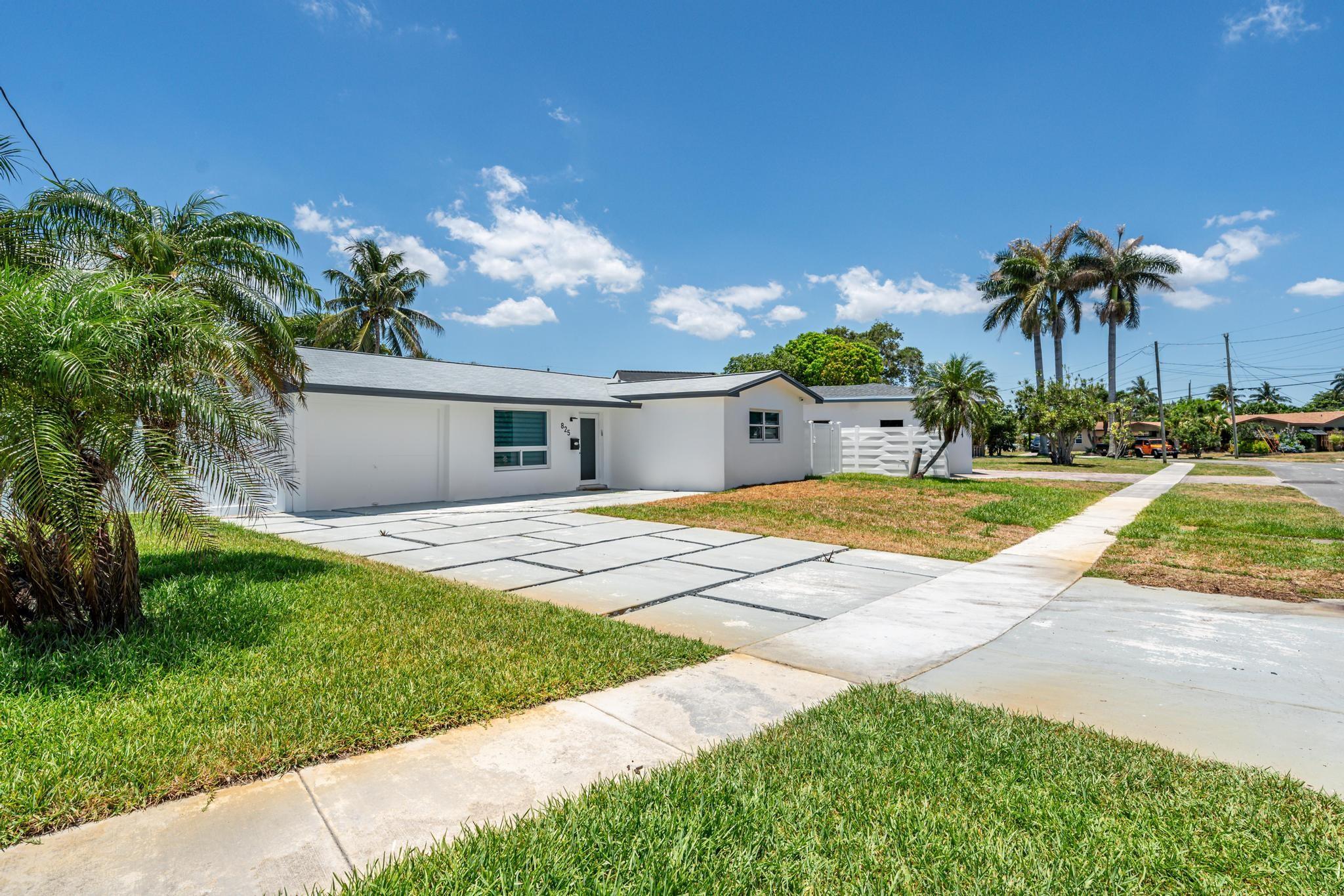 825 Argonaut Is Dania Beach FL 33004 | F10474741