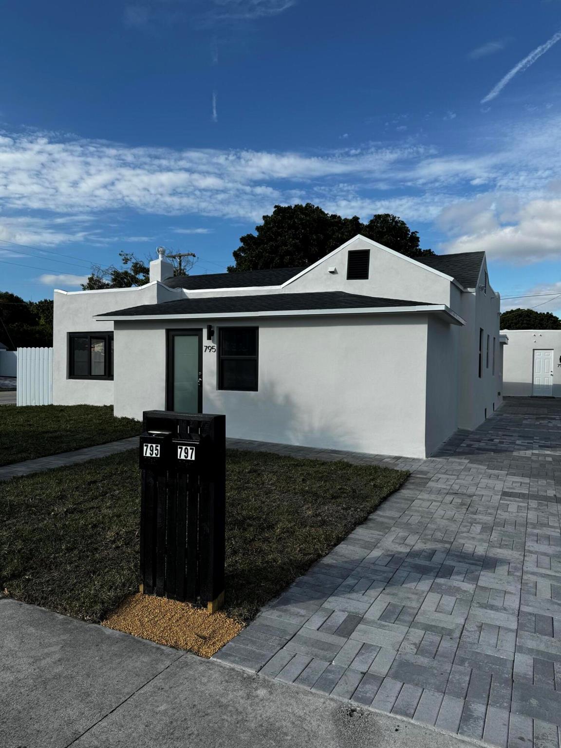 795 Highland Drive West Palm Beach FL 33405 | R11042578