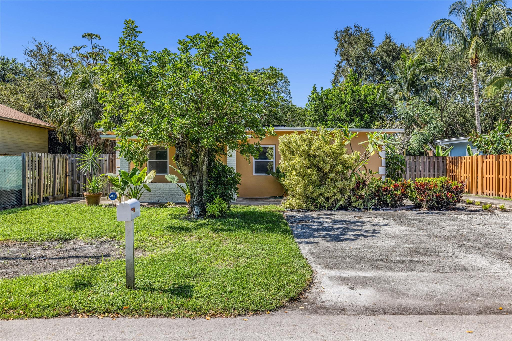 2621 12th Ter Fort Lauderdale FL 33315 | F10474895