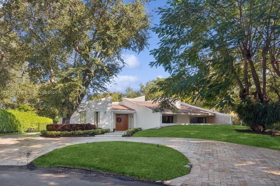 House for Sale in Coral Gables, FL