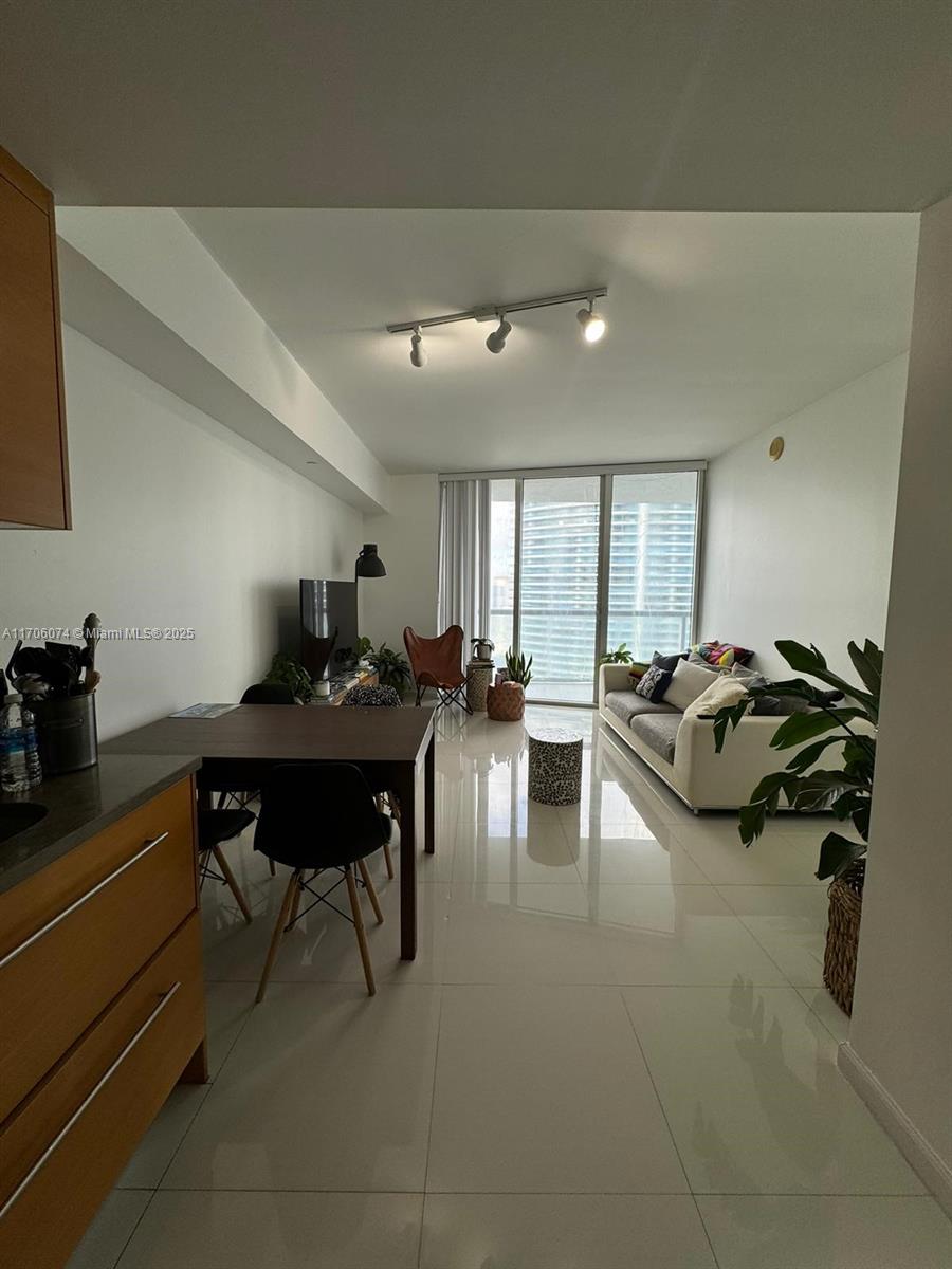 Condo for Sale in Miami, FL
