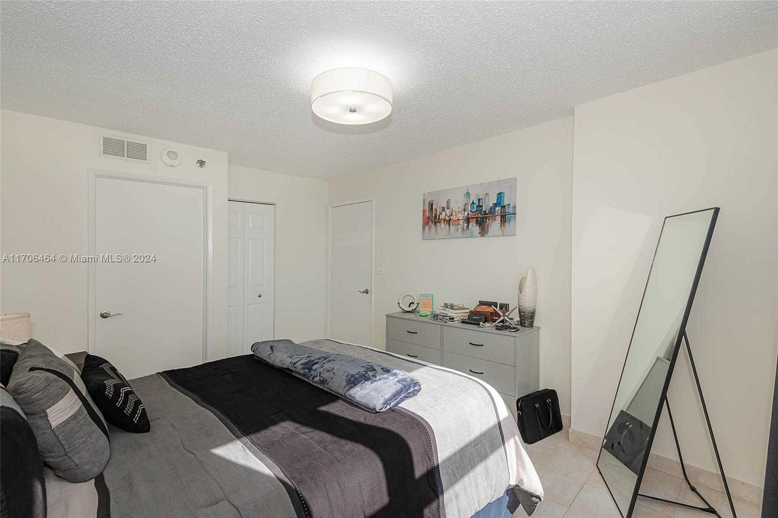 770 Claughton Island Dr #1914, Miami FL 33131