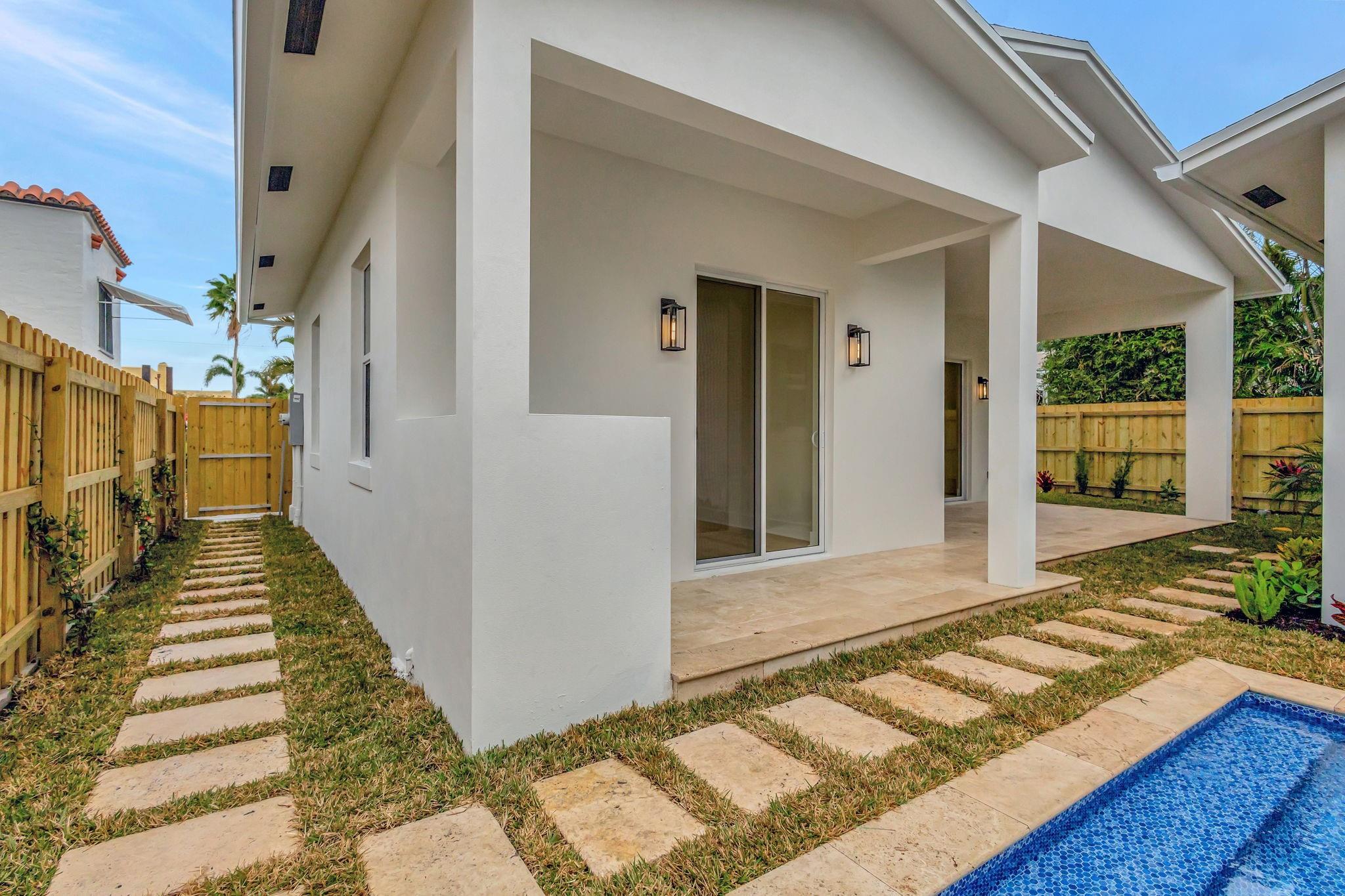 Rear Master Bedroom off Pool