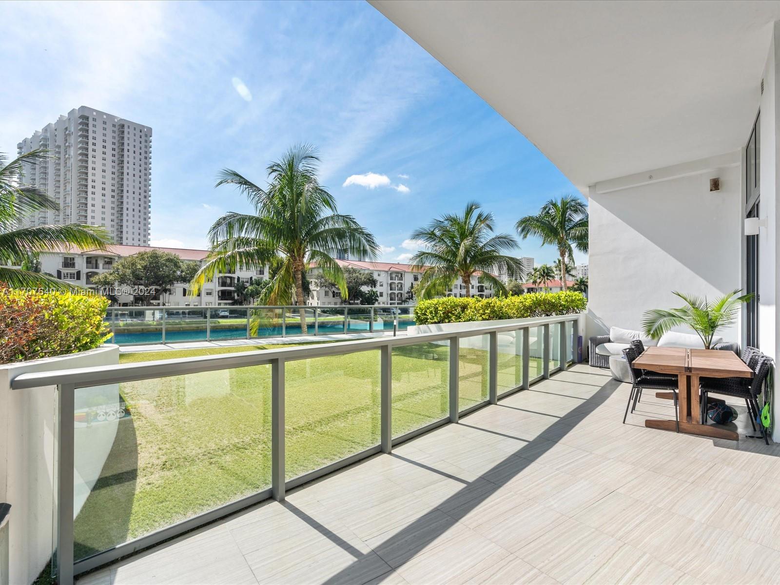 Apartamento à Venda em Aventura, FL