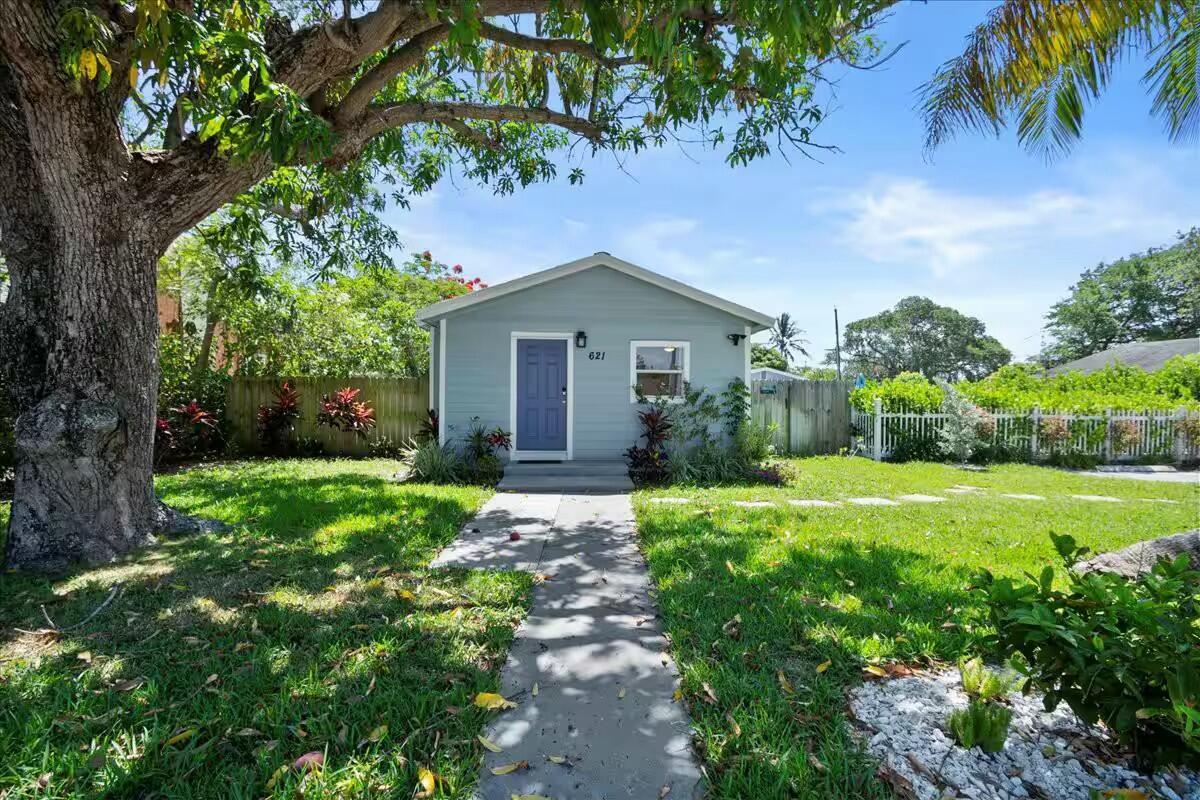 621 Se 3rd Avenue Delray Beach FL 33483 | R11043952