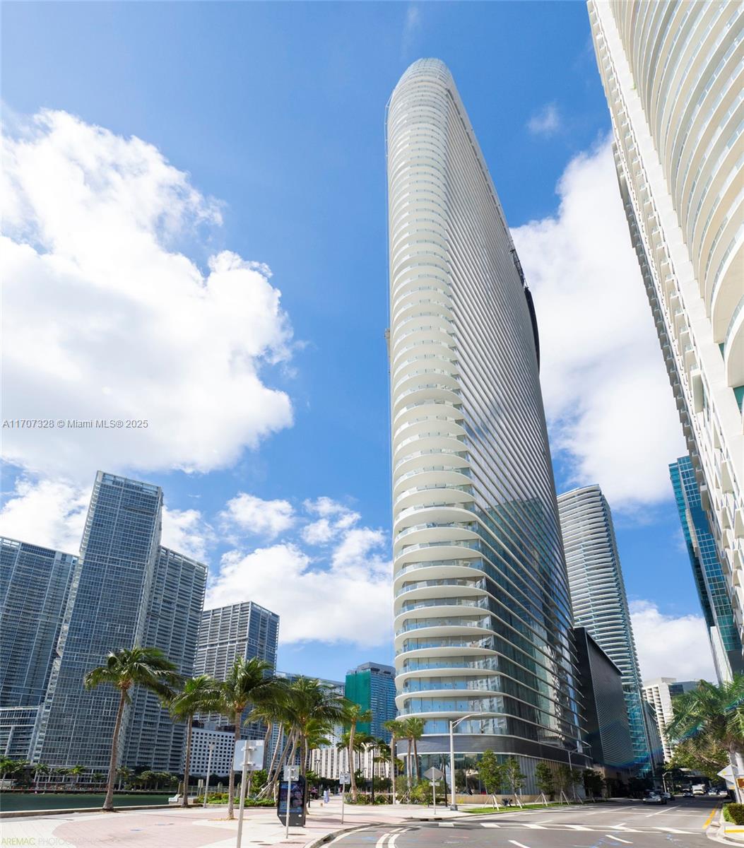Condo for Sale in Miami, FL