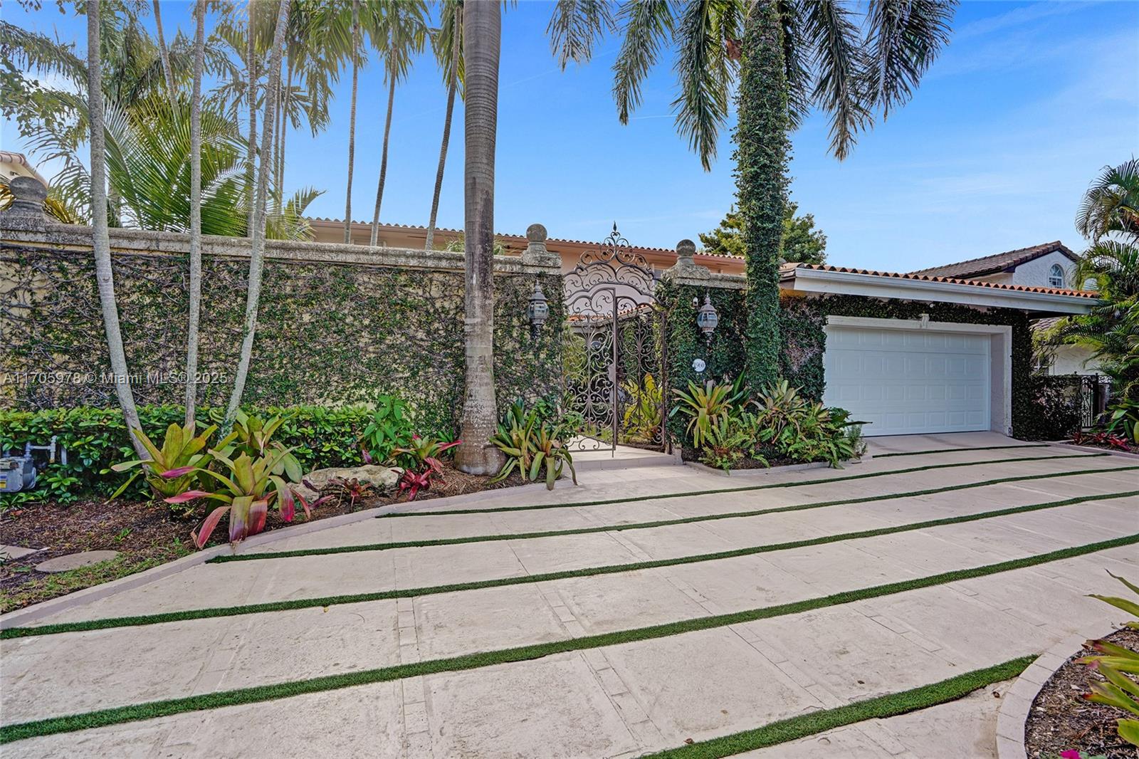 1960 NE 118th Rd, North Miami FL 33181
