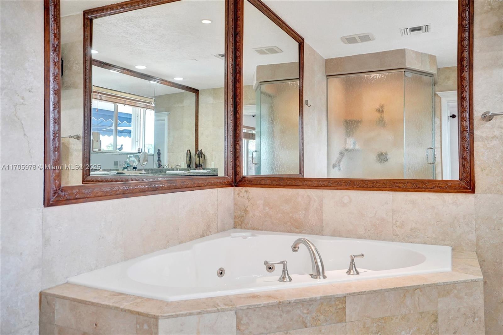 1960 NE 118th Rd, North Miami FL 33181