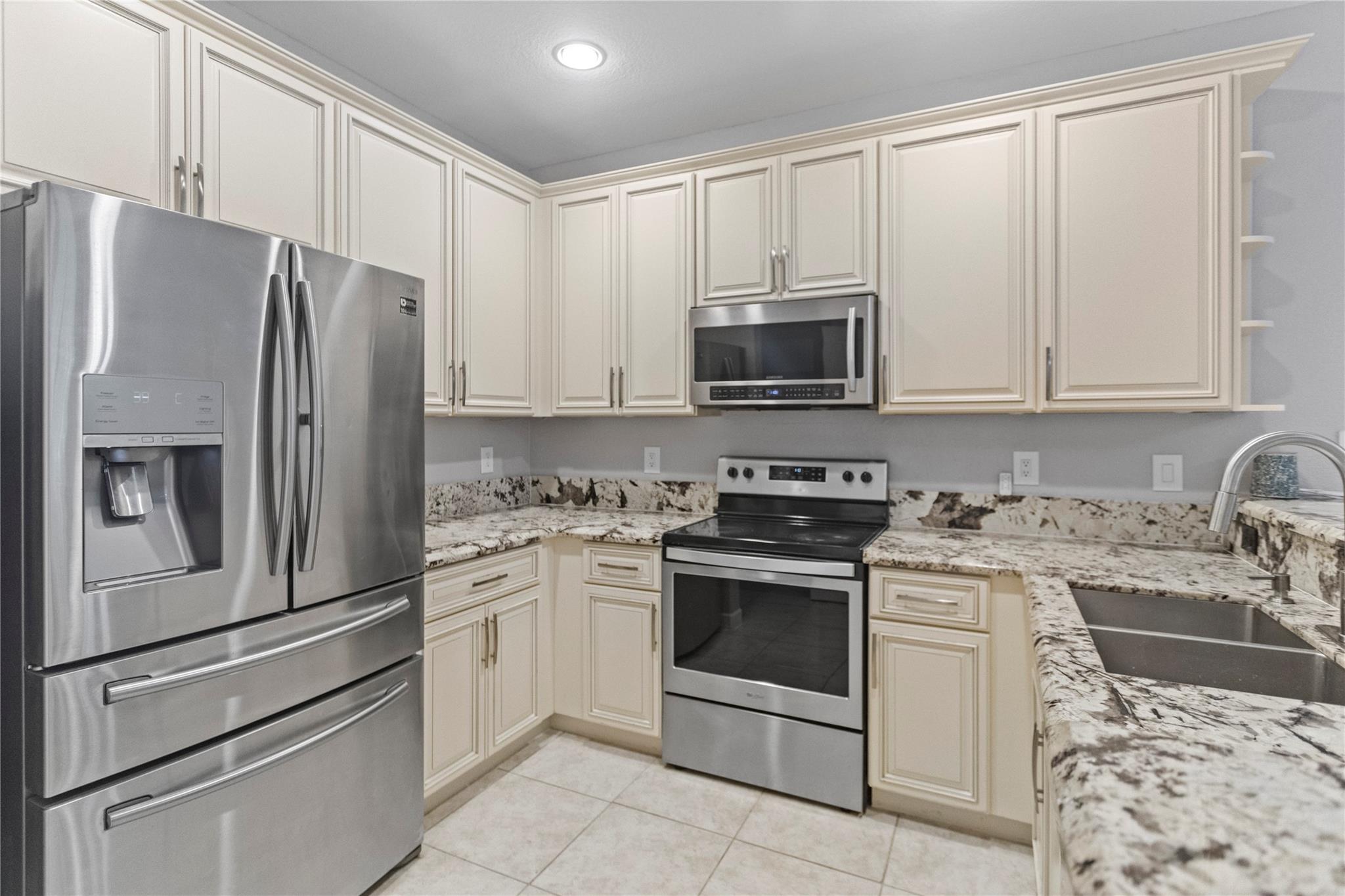 Homes for sale in Davie, FL | 7440 Willow Grove Pl, Davie, FL 33314 | MLS# F10475769